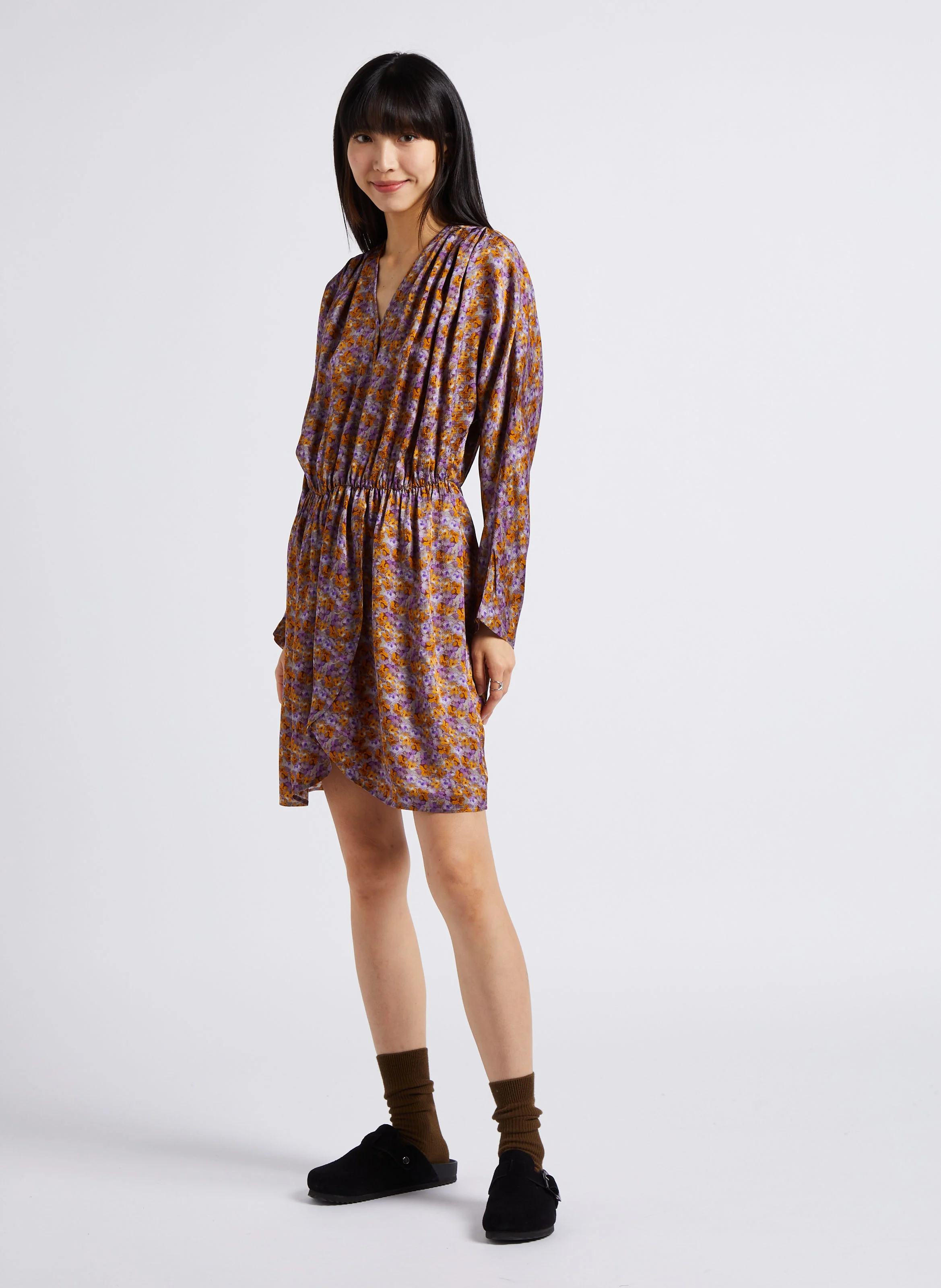 VIOLA - Robe courte cintrée à col V | Violet