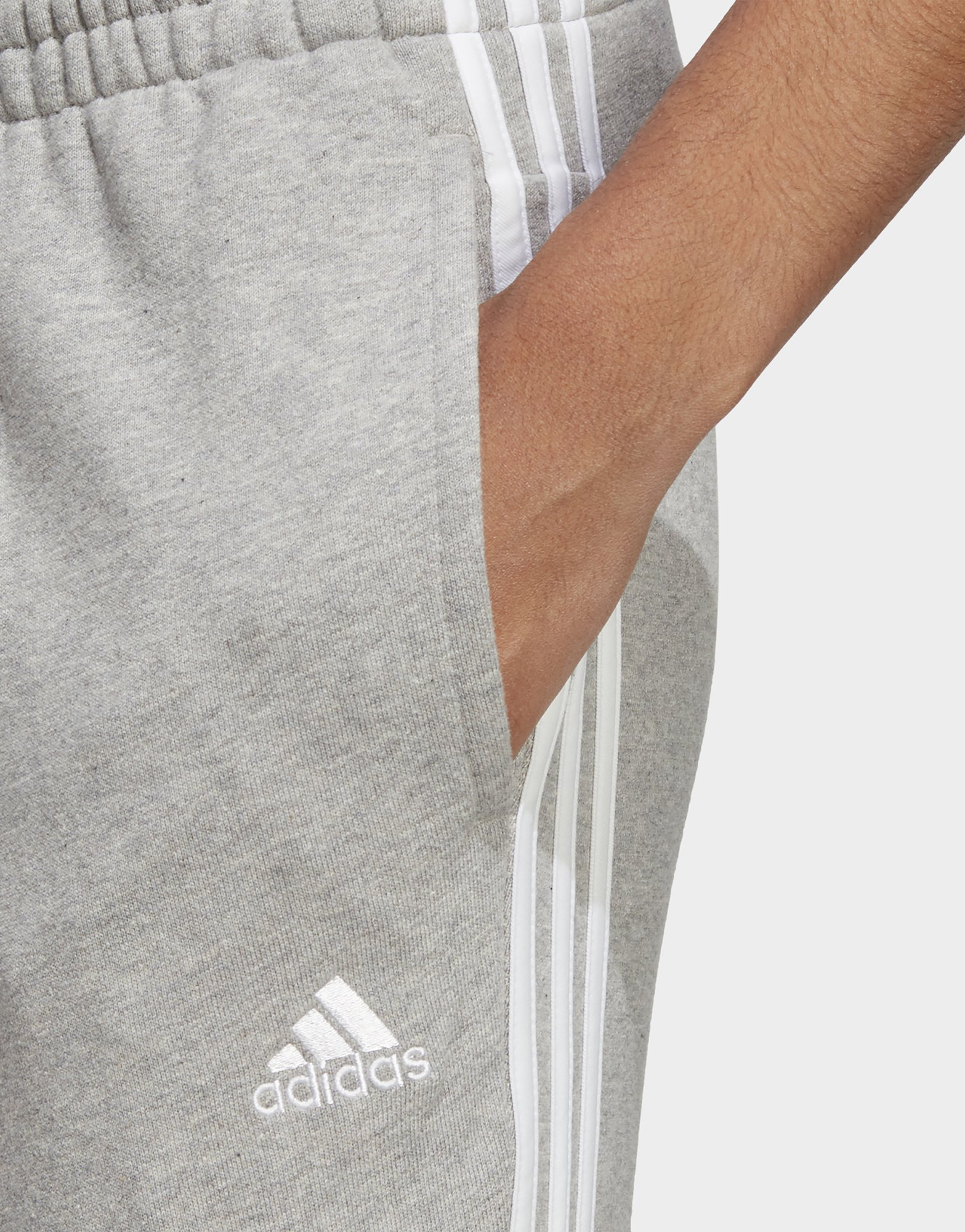 adidas Pantalon fuselé en molleton à 3 bandes Essentials