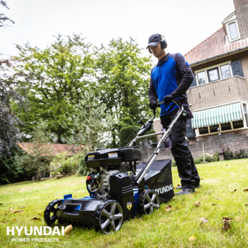 Hyundai verticuteermachine 400mm 4TAKT 212cc