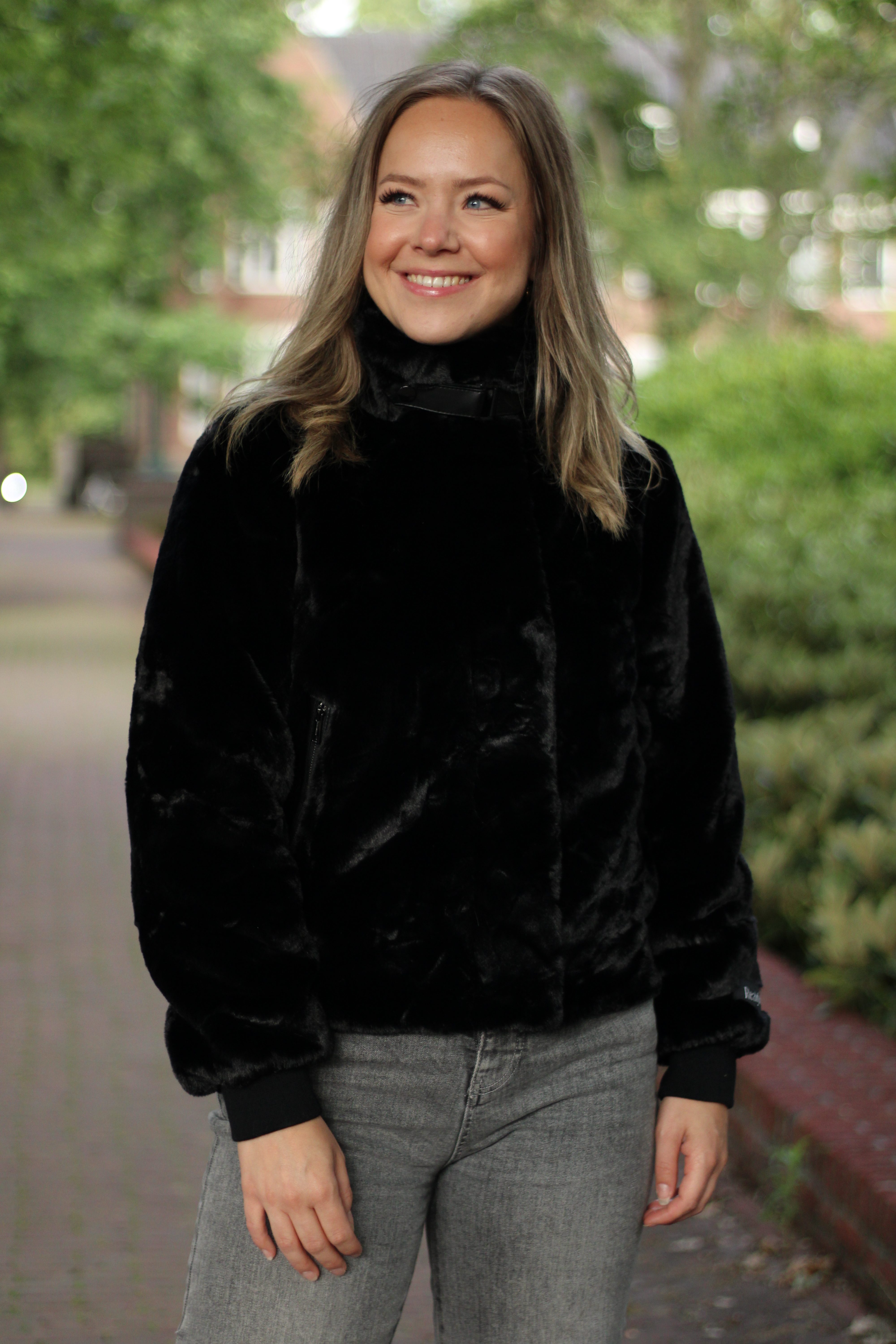 Rino & Pelle - Ambra Short Fake Fur Jacket  - Black