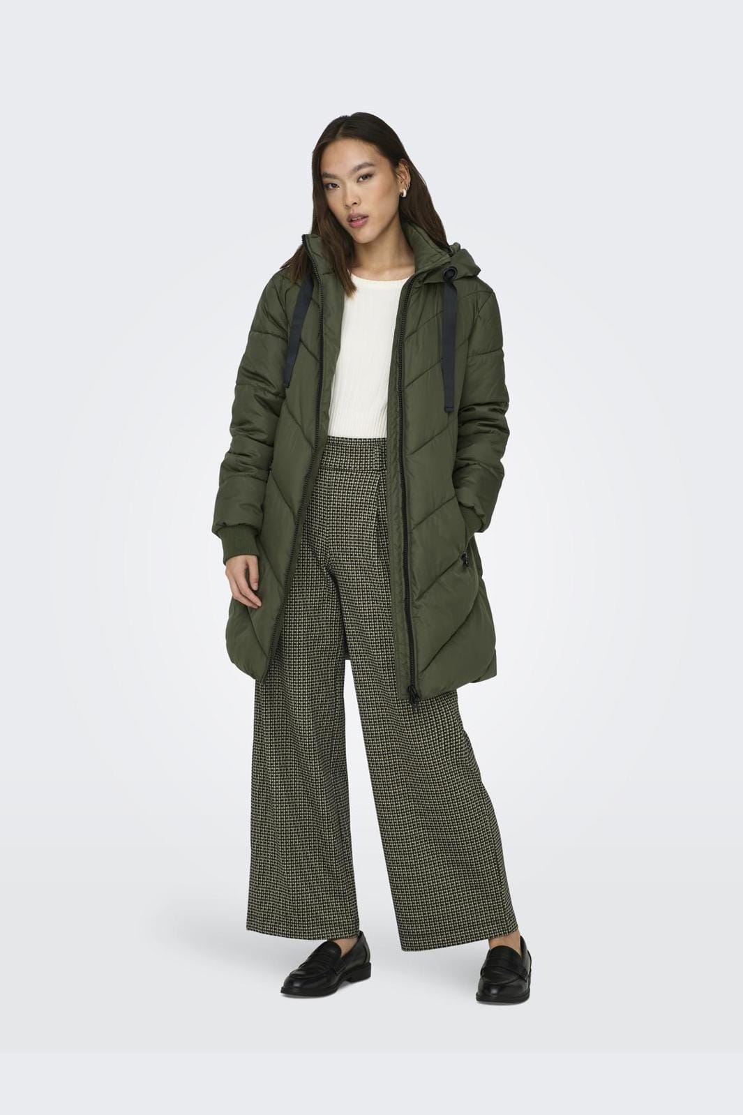 JDY JDYskylar Padded Hood Jacket 3802351 forest night black