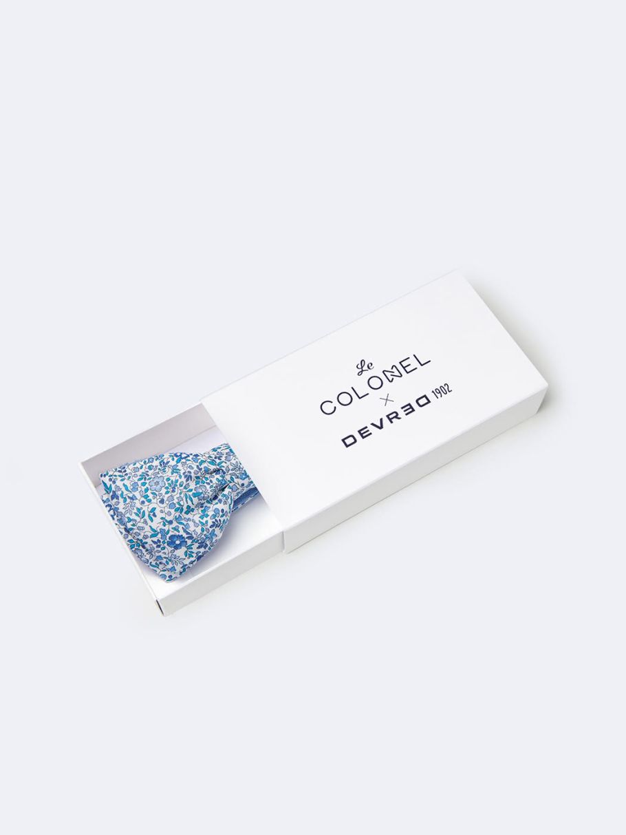 Noeud papillon en coton fleuri