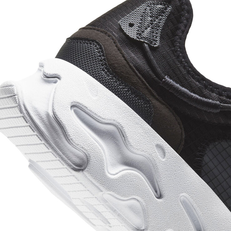 Nike React Live sneakers Sort