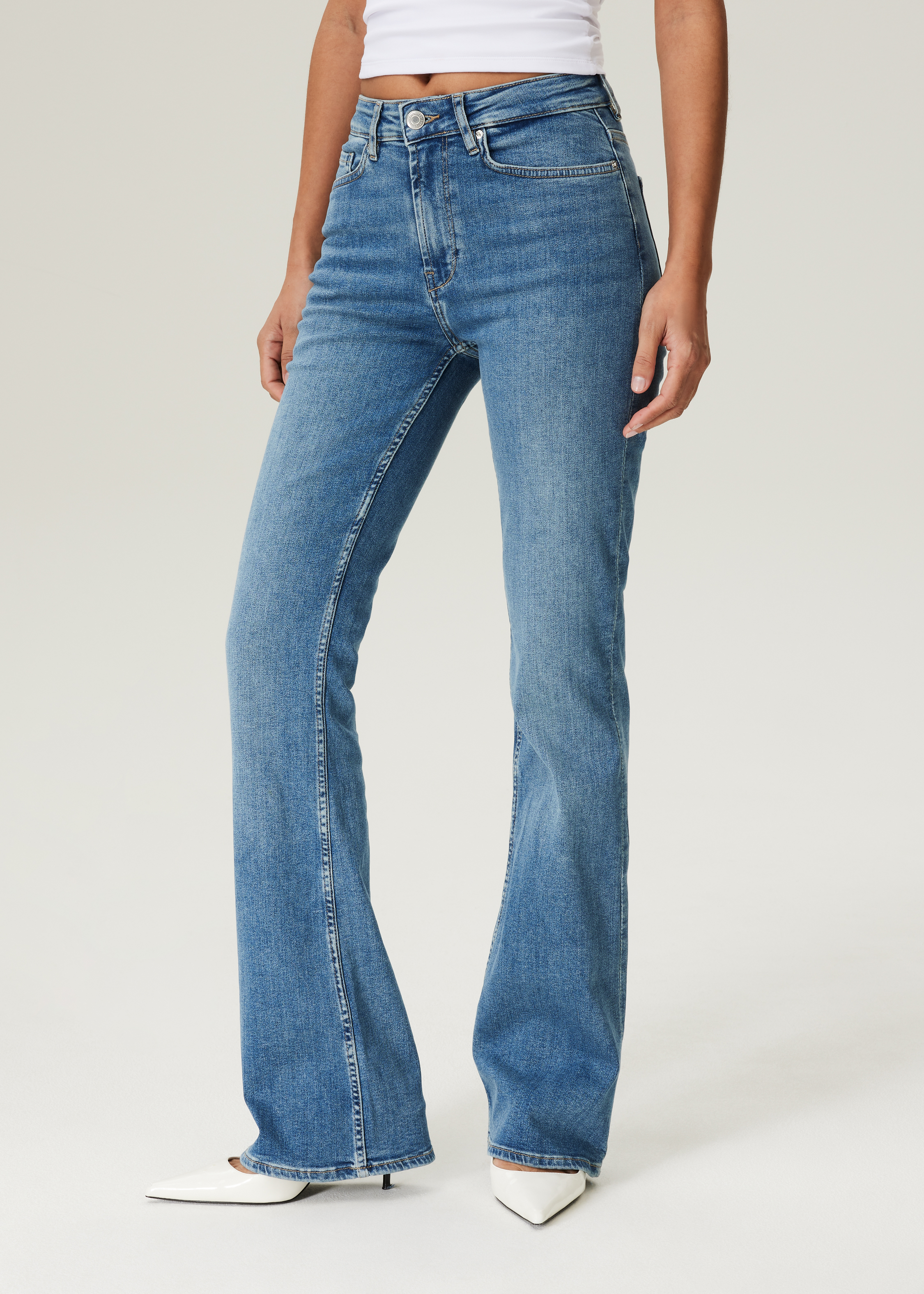 JILL – Flared Jeans