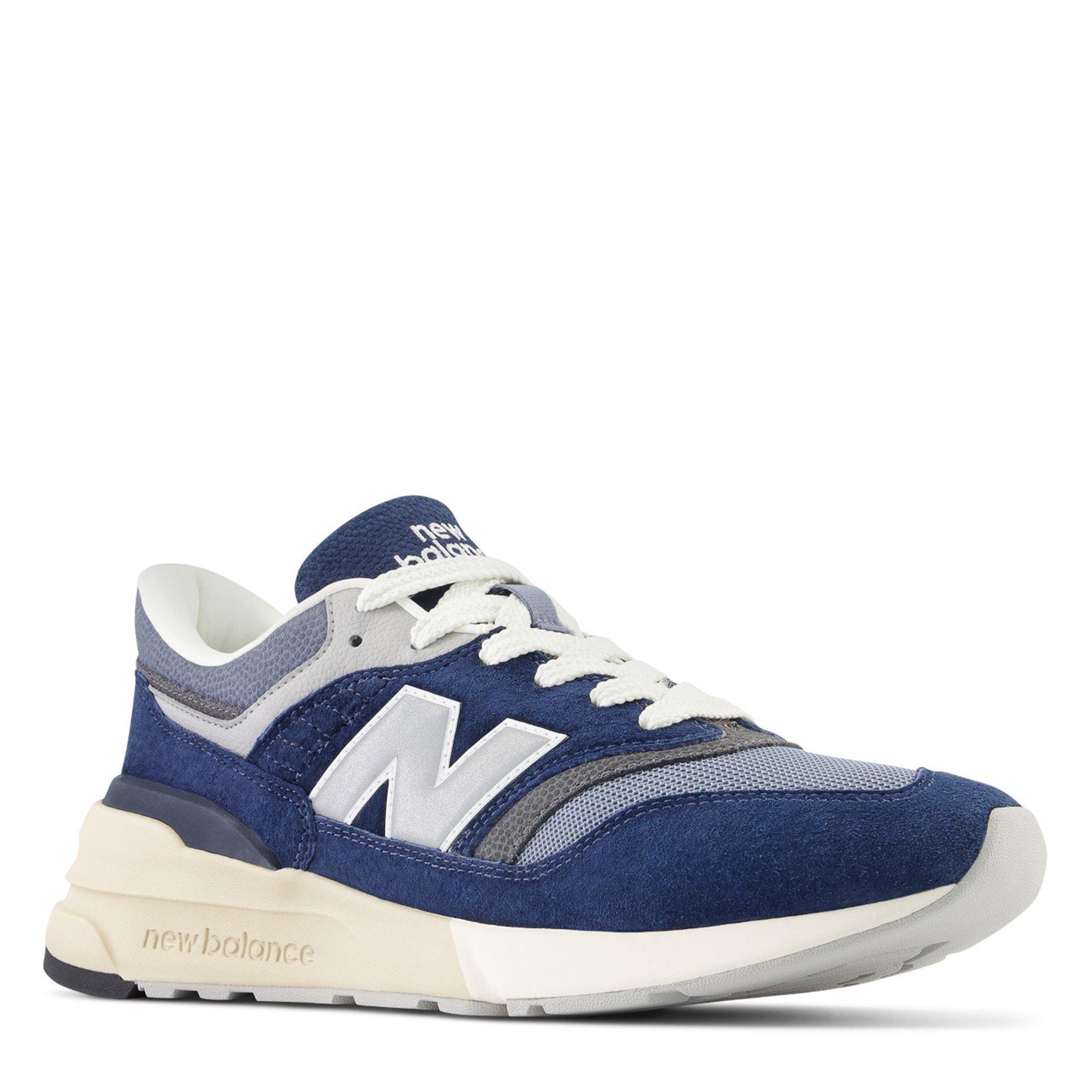 New Balance 977R Trainers