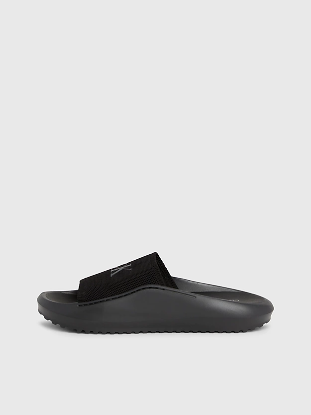 Chinelo com logotipo híbrido