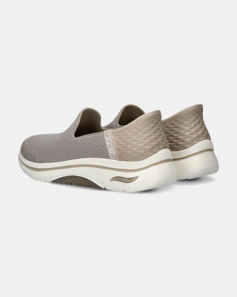Skechers Hands Free Slip-Ins Go Walk Arch Fit Instapschoenen  - bruin