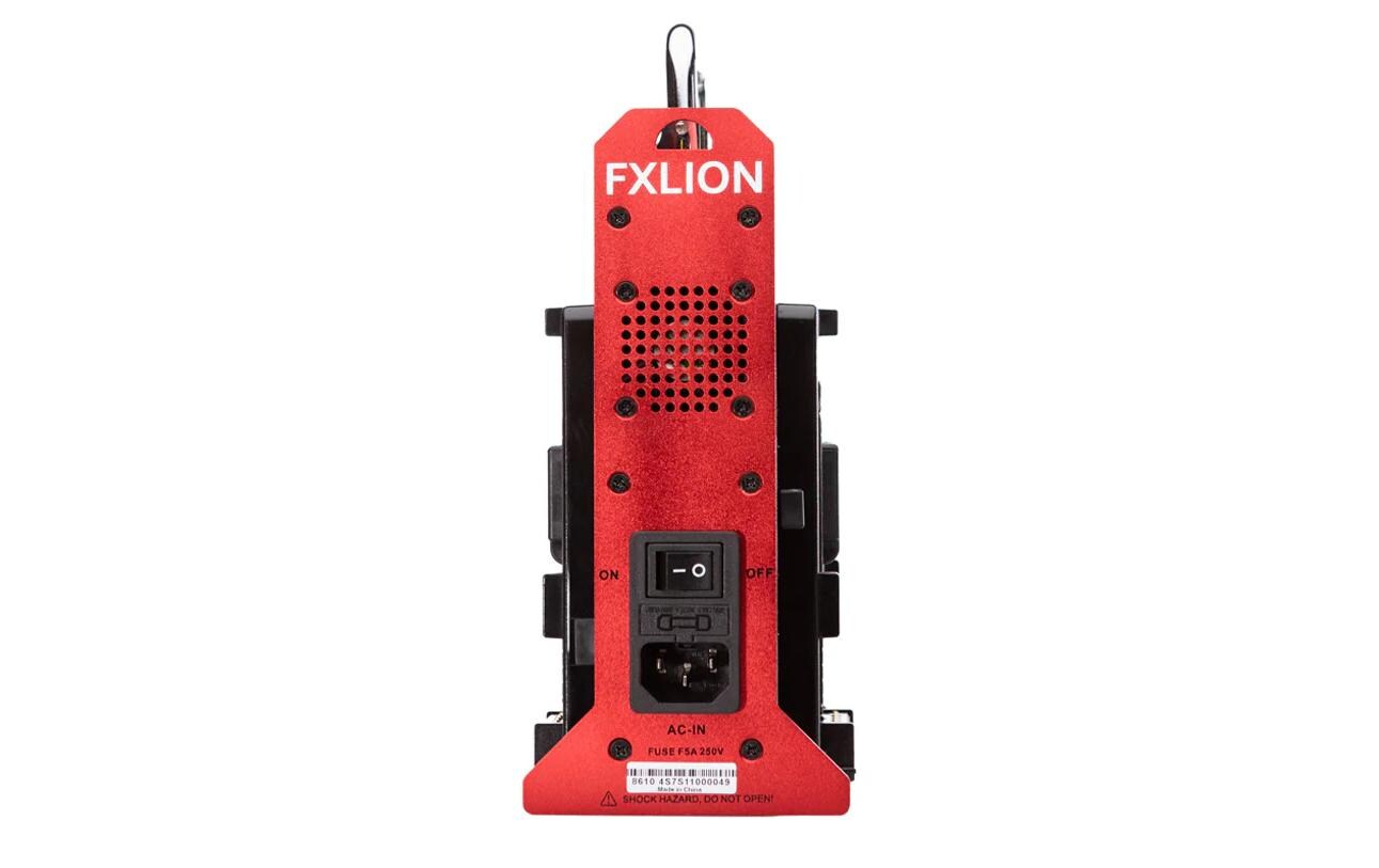 Ladegerät 2 CH Automatic Voltage Charger<br>Automatisches Zweikanal-Spannungsladegerät