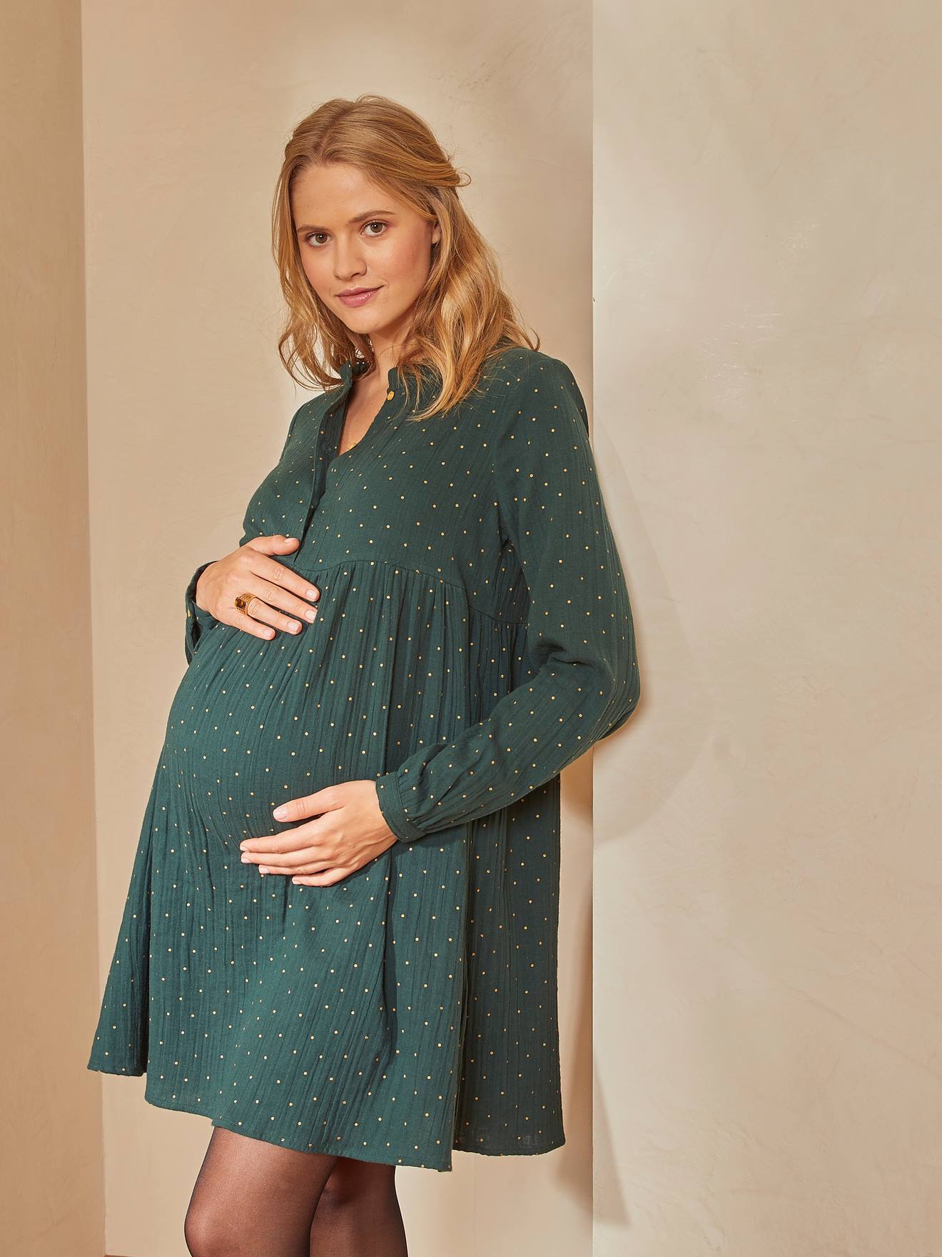 Vestido de maternidade e amamentação em chiffon de algodão estampado cinza escuro