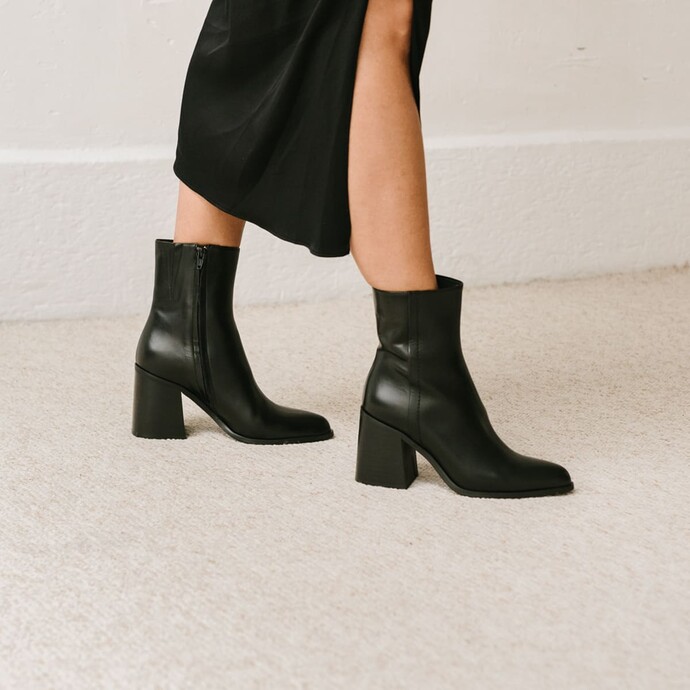 Bottines à talons  en cuir noir