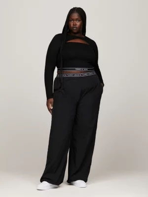 Top cropped super curto com recorte de fita com logo