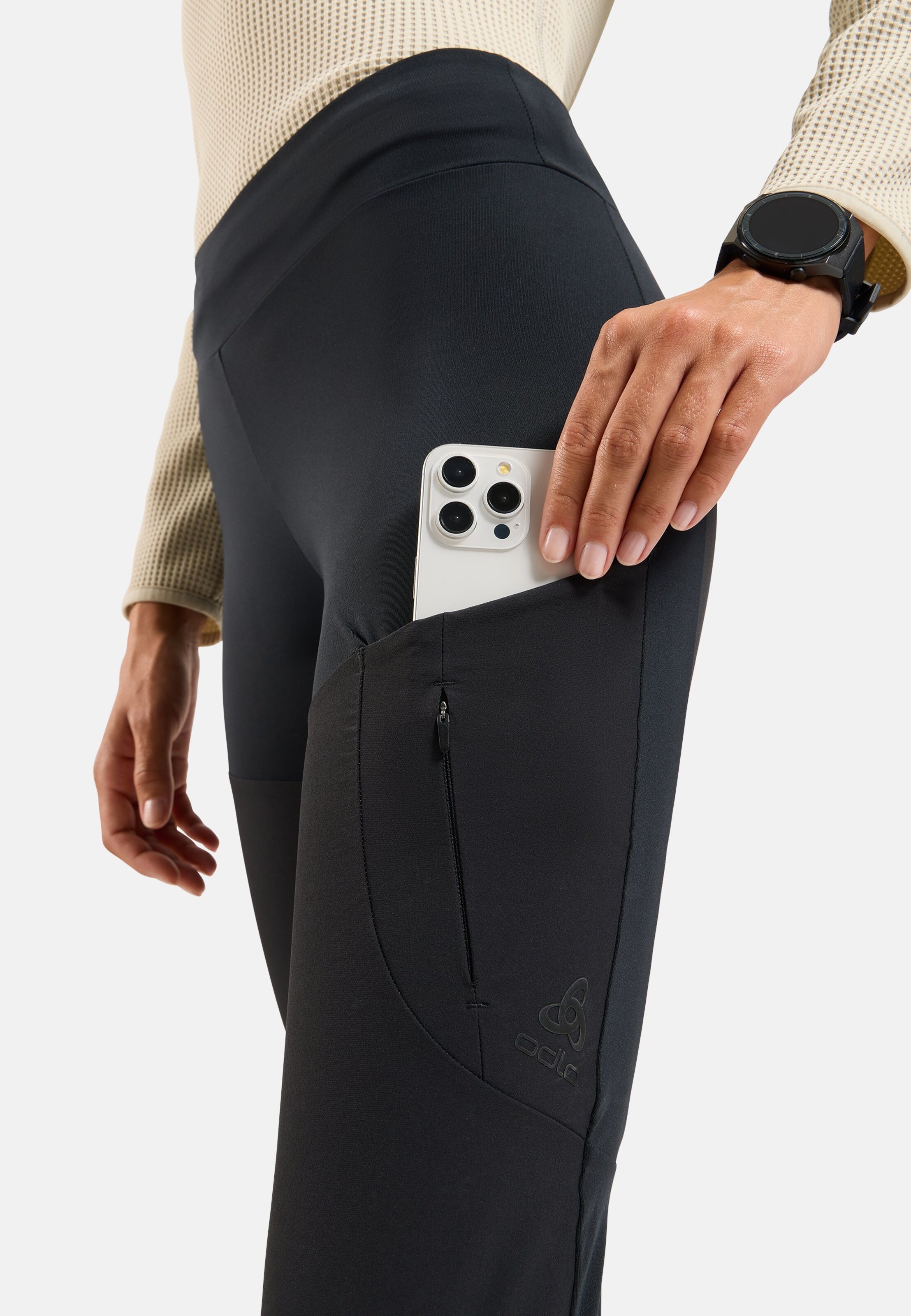 Ascent Tights in black