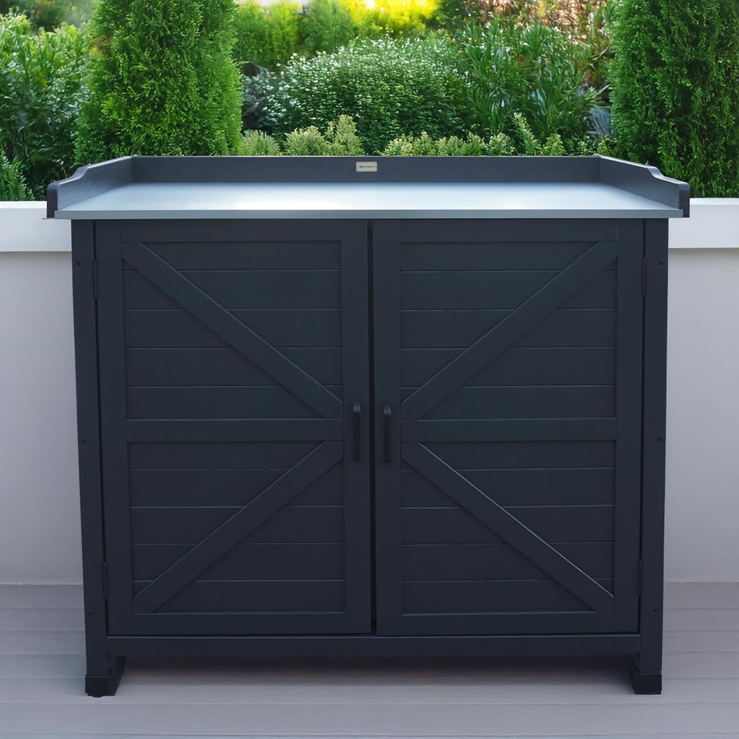 HABAU Gartenschrank mit Arbeitsplatte aus FSC-Massivholz – anthrazit, wetterfest & styroporfrei verpackt - Outdoor Schrank für Balkon, Garten und Terrasse (Roger)