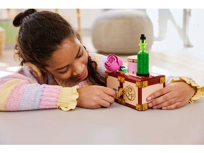 LEGO Glinda en Elphaba's slaapzaal (75683)