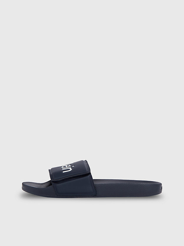 Chinelo com logotipo