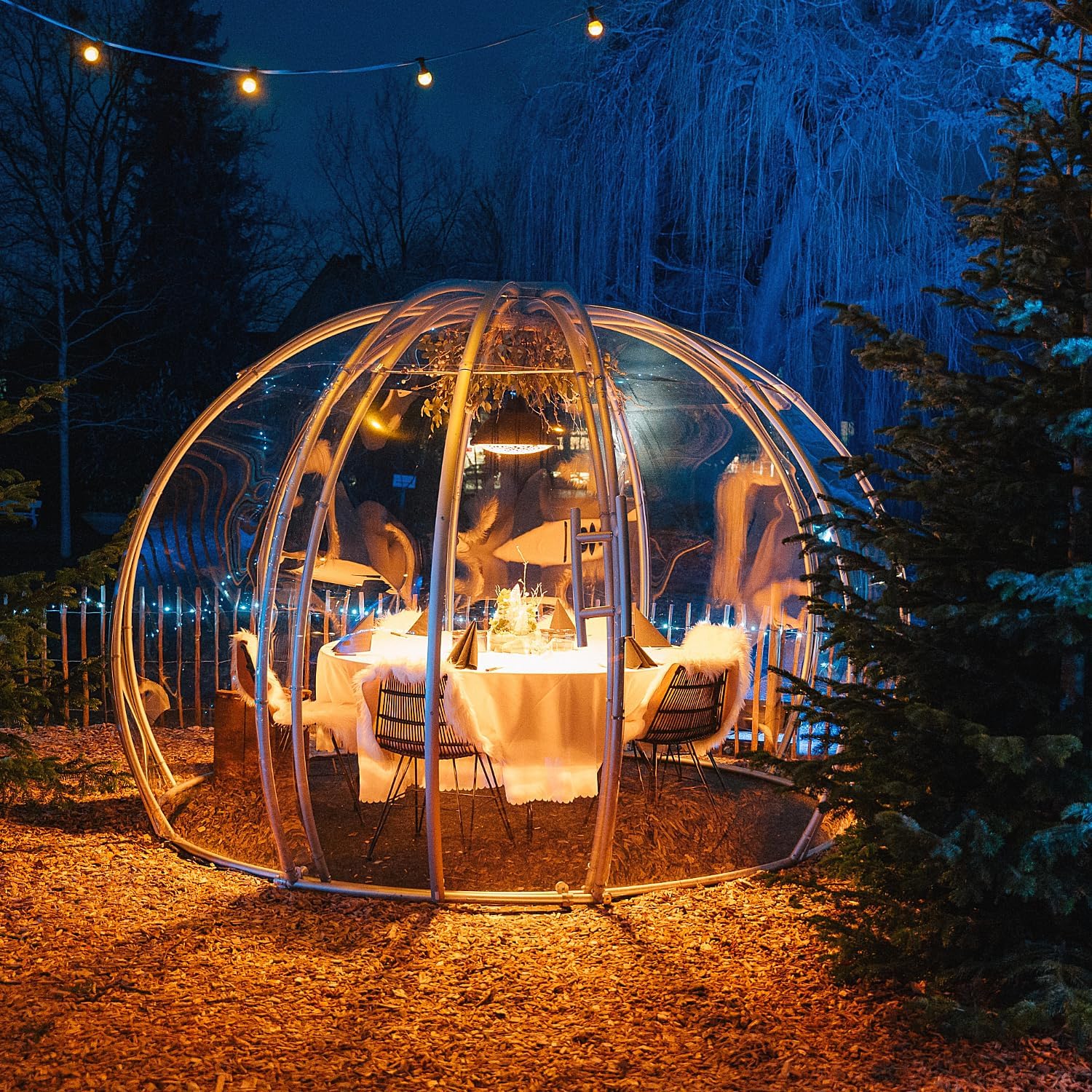 astreea® Igloo Max Model M aus hochwertigen Aluminium 6063 und UV Polycarbonat, sorgt für effizienten Schutz vor Sonne, Regen, Wind & Schnee - Outdoor Wintergarten, Pavillon für Privat und Events