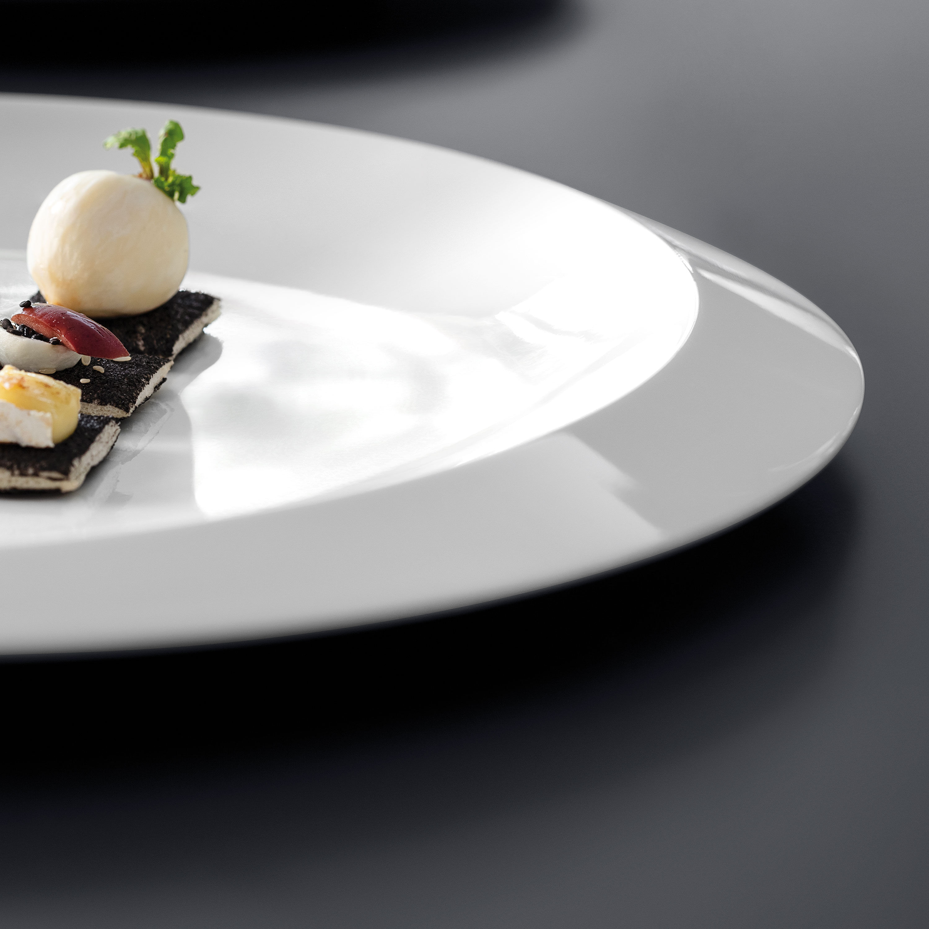 NewMoon Buffet plate White, 14.5'', Premium Porcelain
