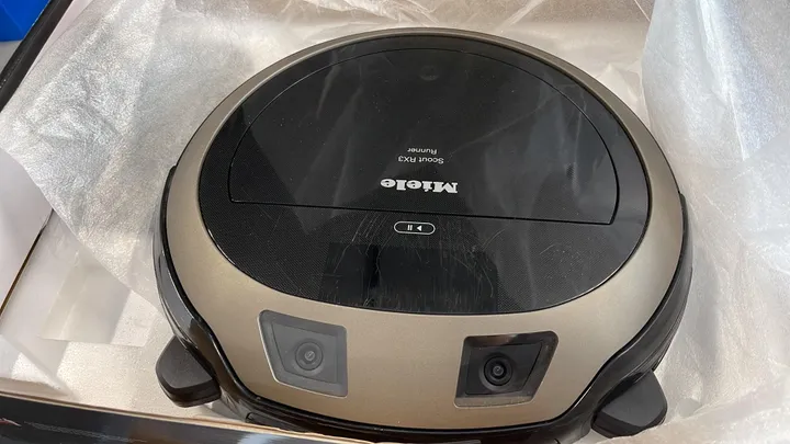 [OUTLET] - Miele Scout RX3 Runner - SPQL - Støvsuger - robotstyret - uden pose - sort med perlebronze