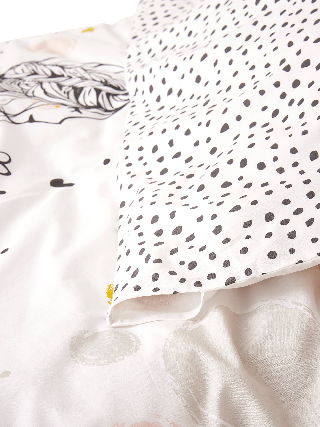 Conjunto infantil Magicouette® Princesa e Bolinhas, branco claro liso com motivos.