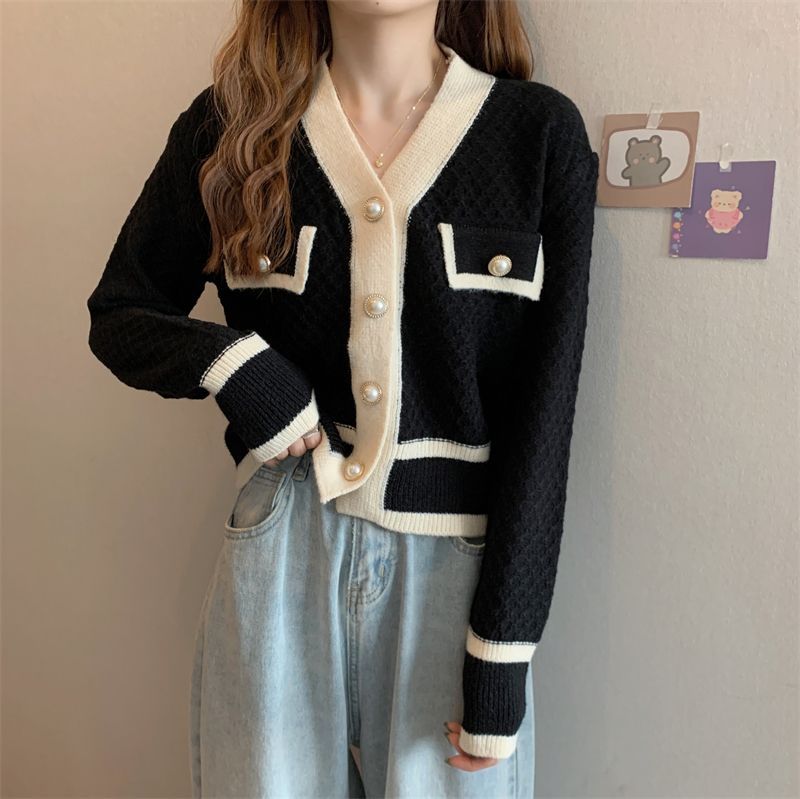 Shinsei - V-hals vest met contrasterende rand
