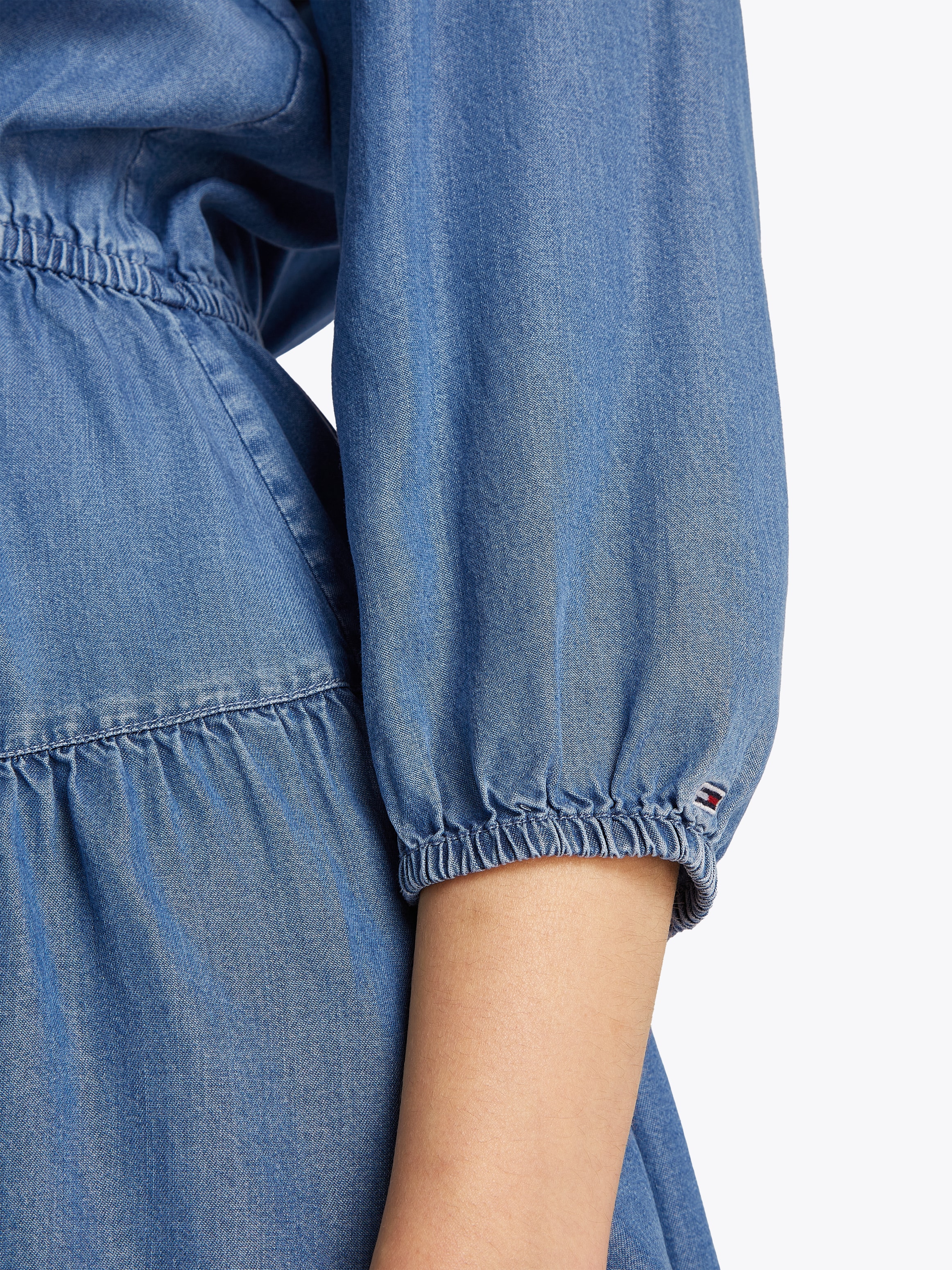 Tommy Jeans Blusenkleid »TJW CHAMBRAY MINI DRESS EXT« mit Volant, in Mini-Länge