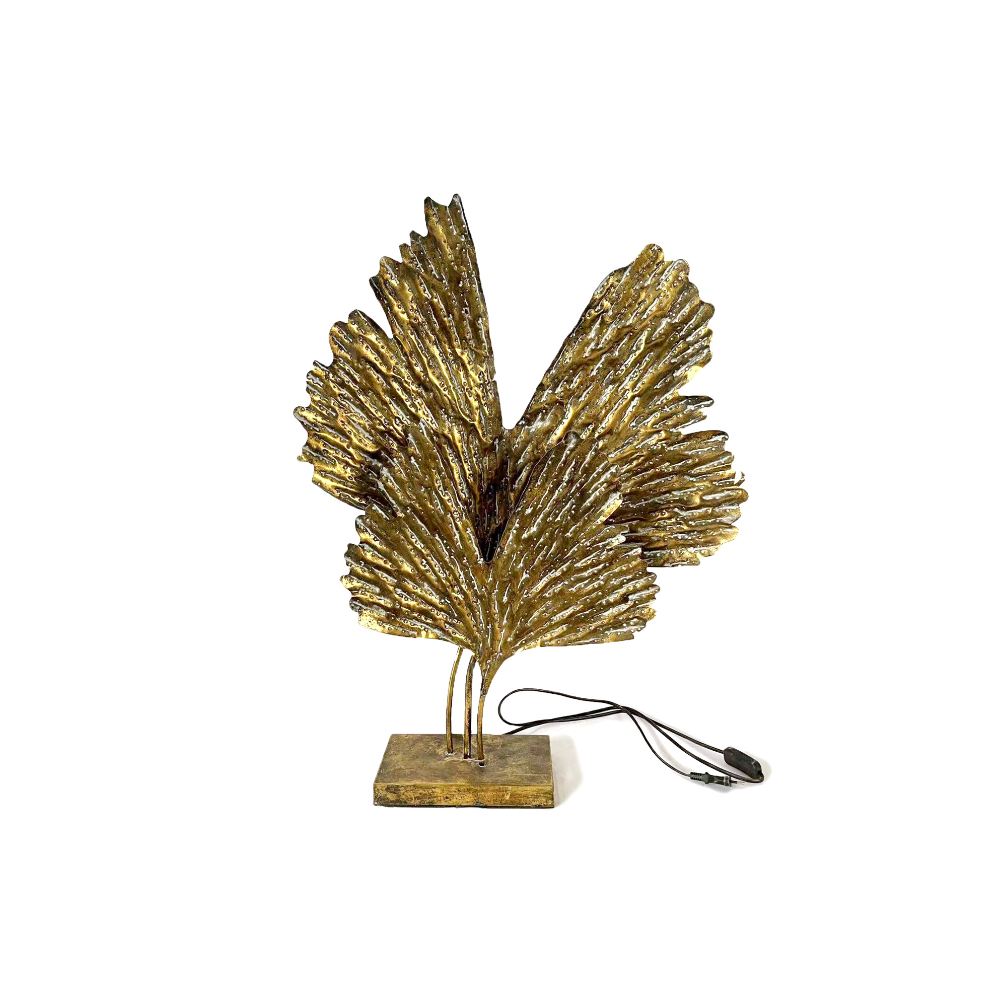 Lampe 'Jolienne' aus Metall, antik gold, H 82,5 cm, B 61,5 cm, L 15,5 cm von fischer's lagerhaus