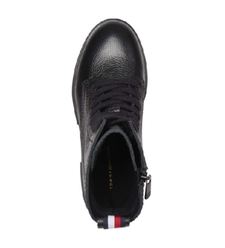 Botas de couro com cadarço monocromáticas Tommy Hilfiger, pretas.