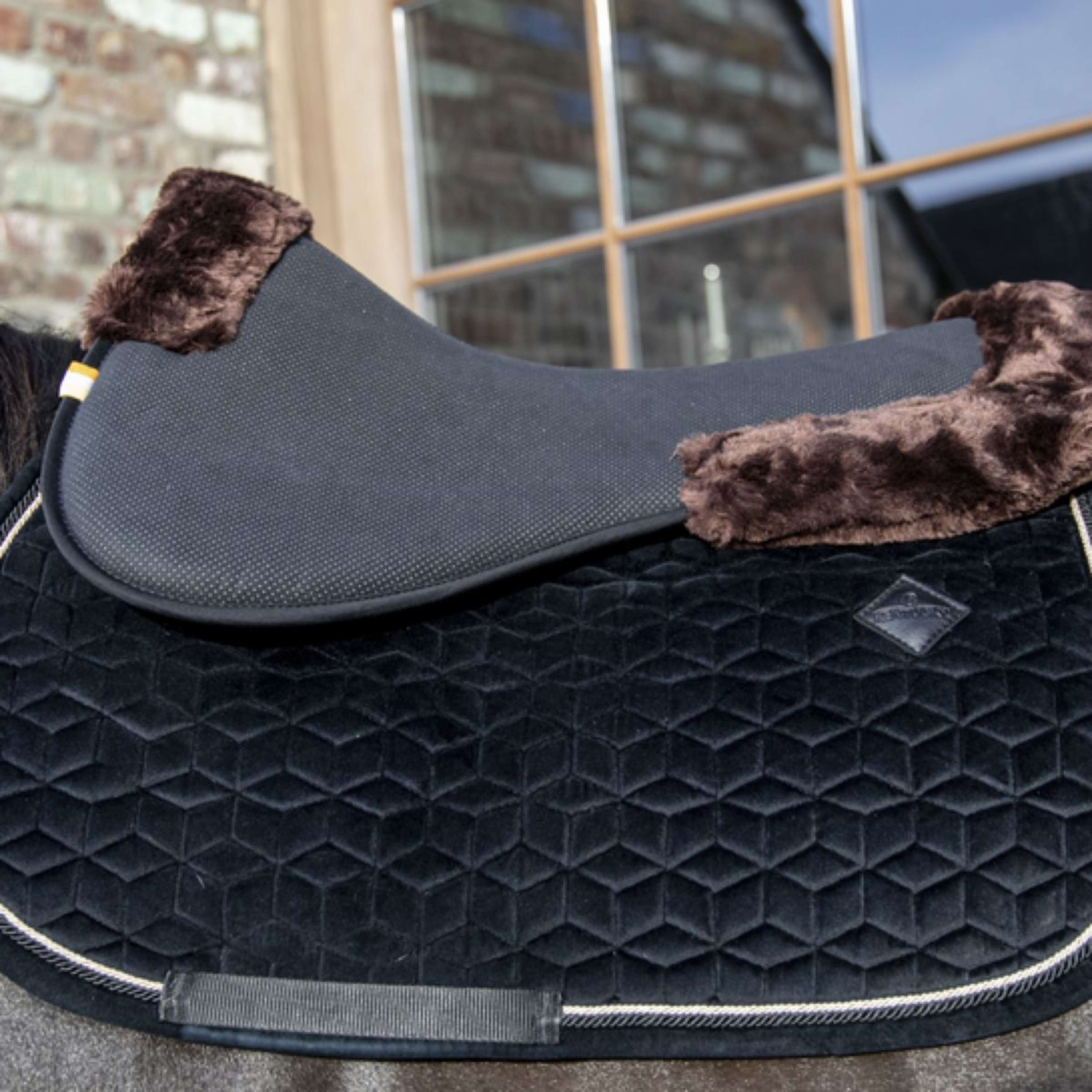 Kentucky Zadelonderlegger Halfpad Anatomic Absorb Sheepskin Bruin/Zwar