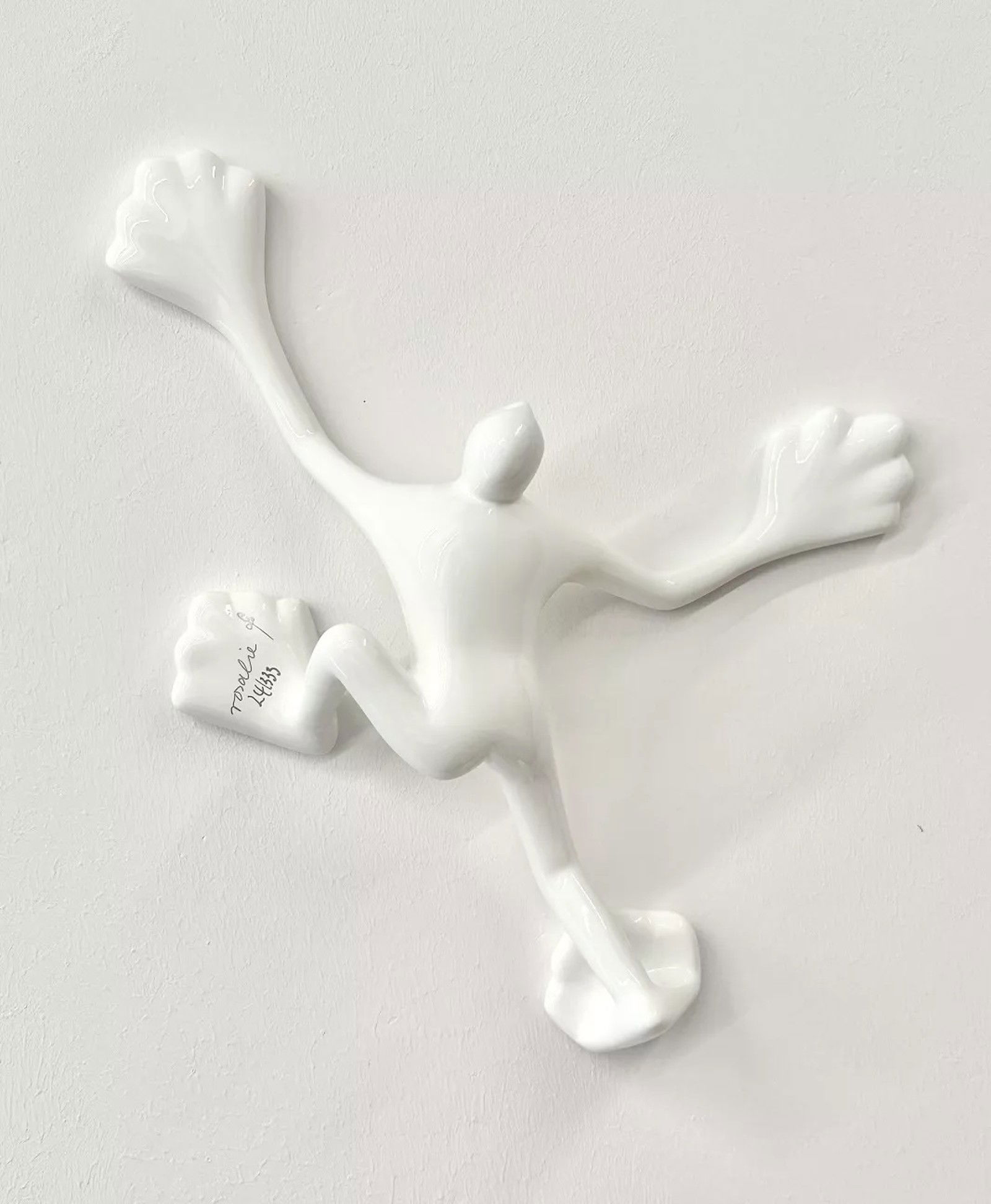 Flossi VII, White Opaque by Rosalie - Limited Edition. Edition of: 333. Signed.