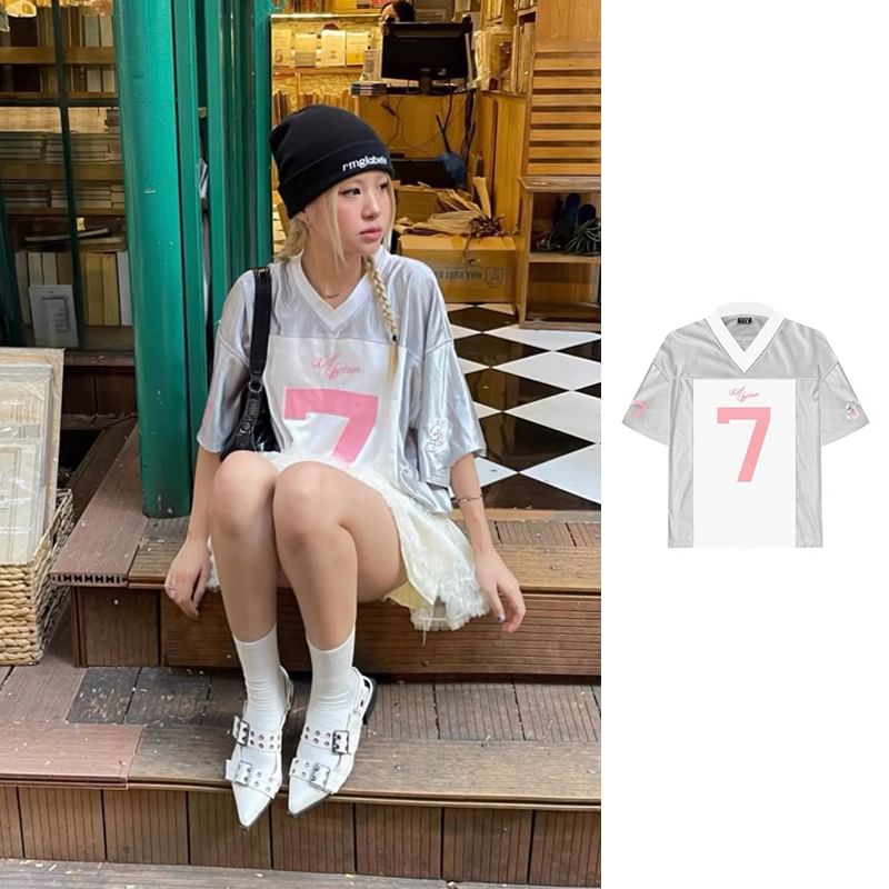 JVL - T-shirt met korte mouwen, V-hals en nummeringprint