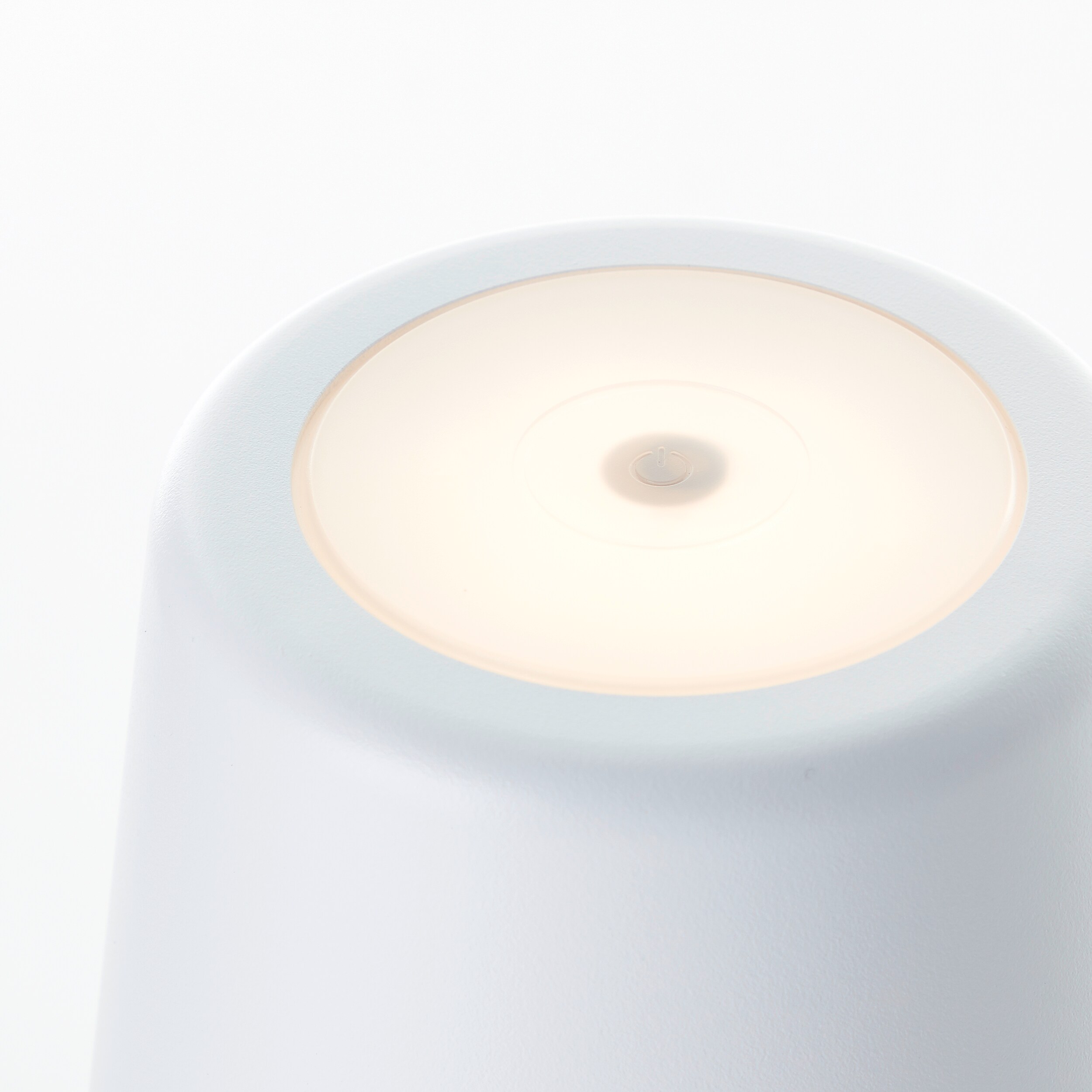 Brilliant Lampe Kaami LED Außentischleuchte 37cm weiß matt Metall/Holz weiß 2 W LED integriert