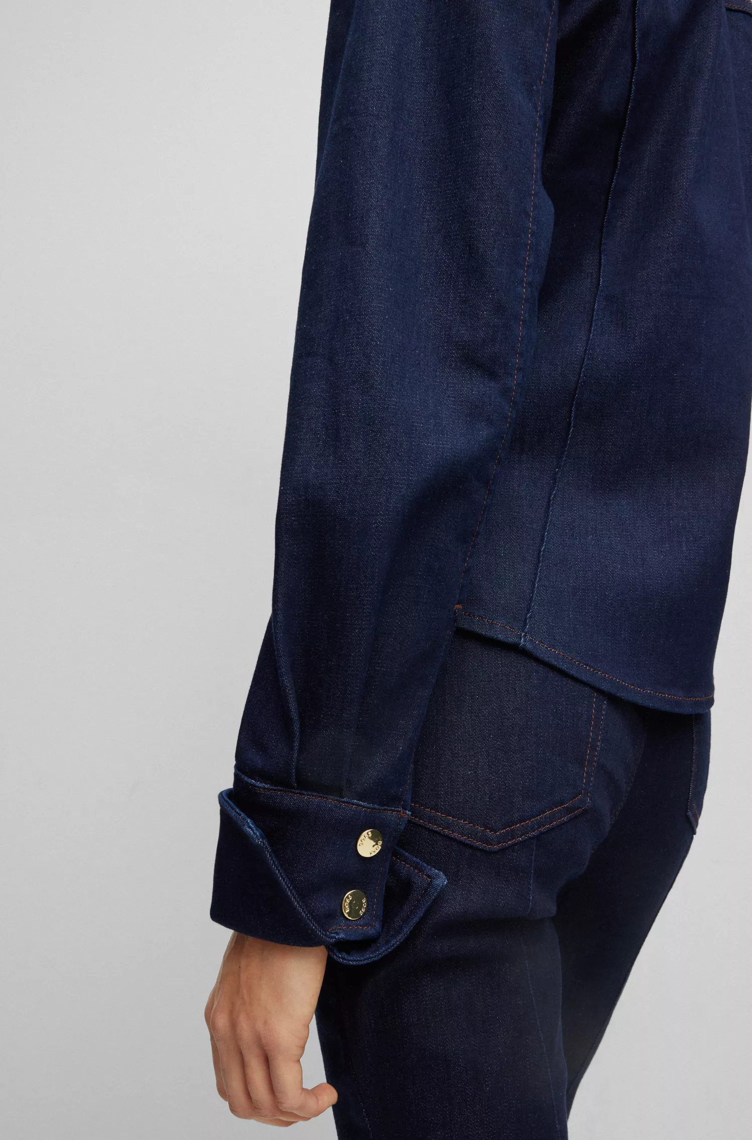 Blusa BOSS preta de manga comprida em denim super elástico azul
