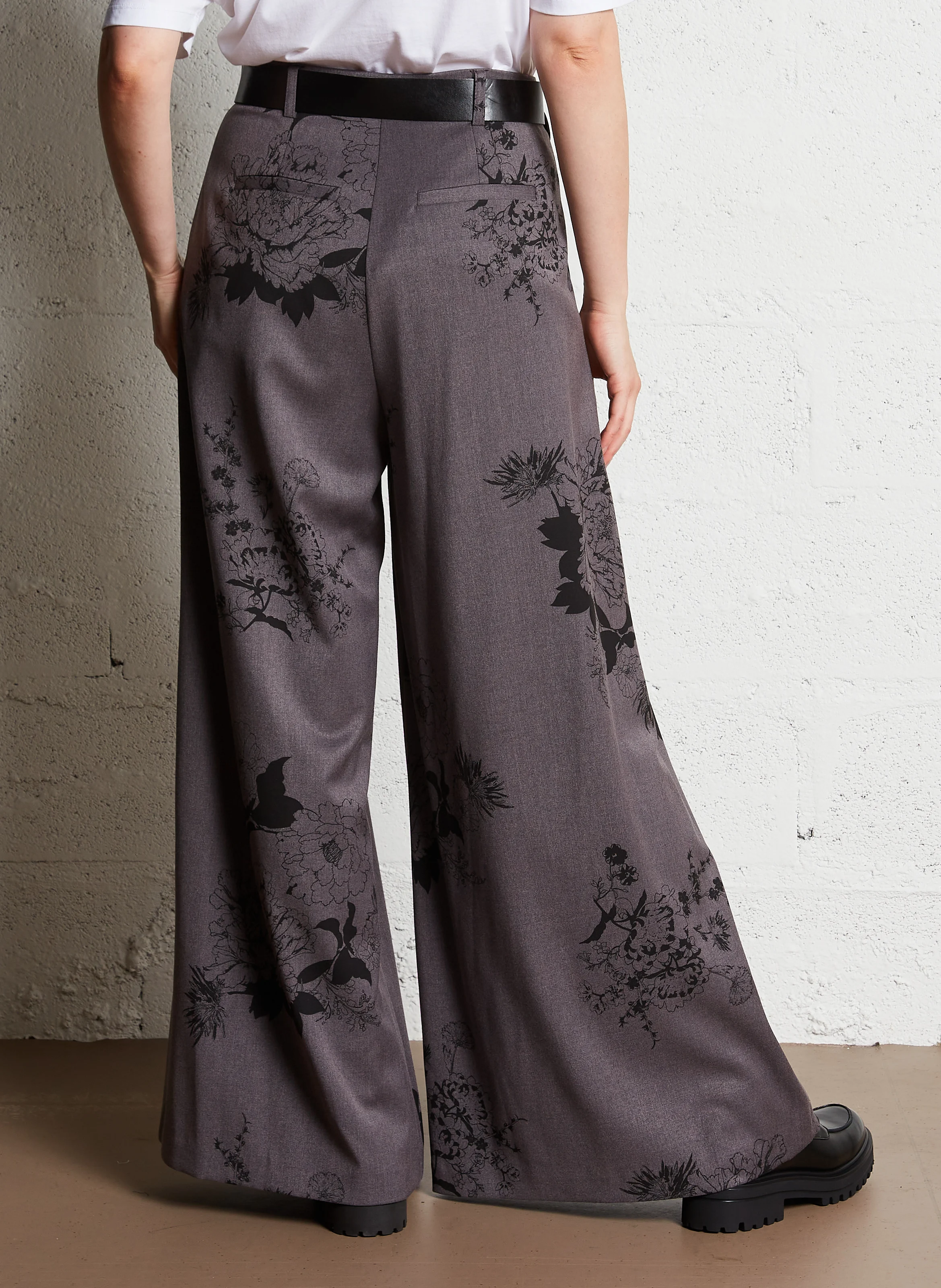 Pantalon large imprimé avec ceinture | Gris