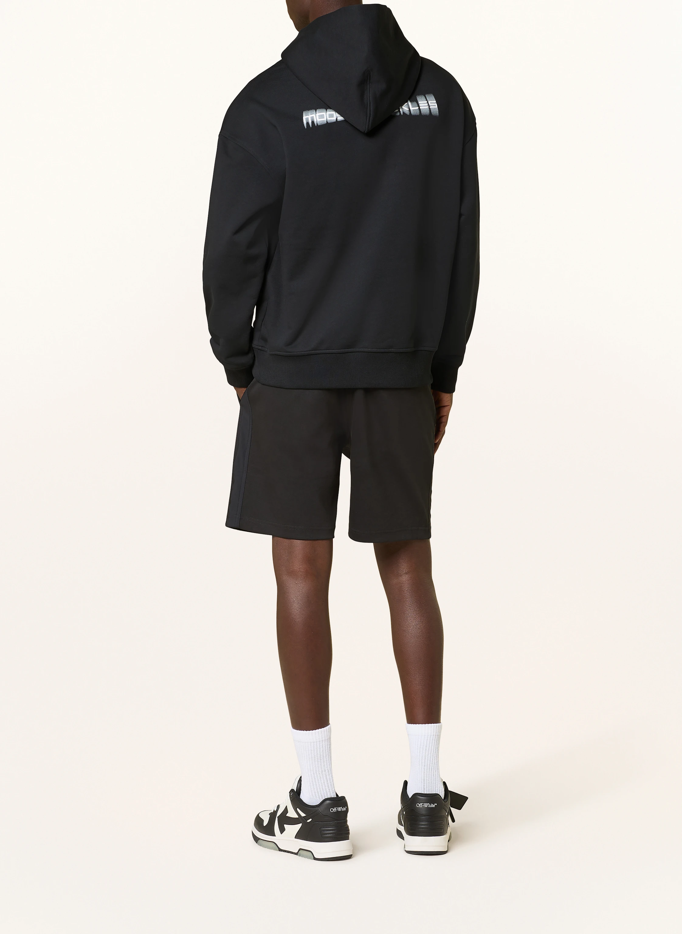 MOOSE KNUCKLES Sweatshorts DALON mit Galonstreifen