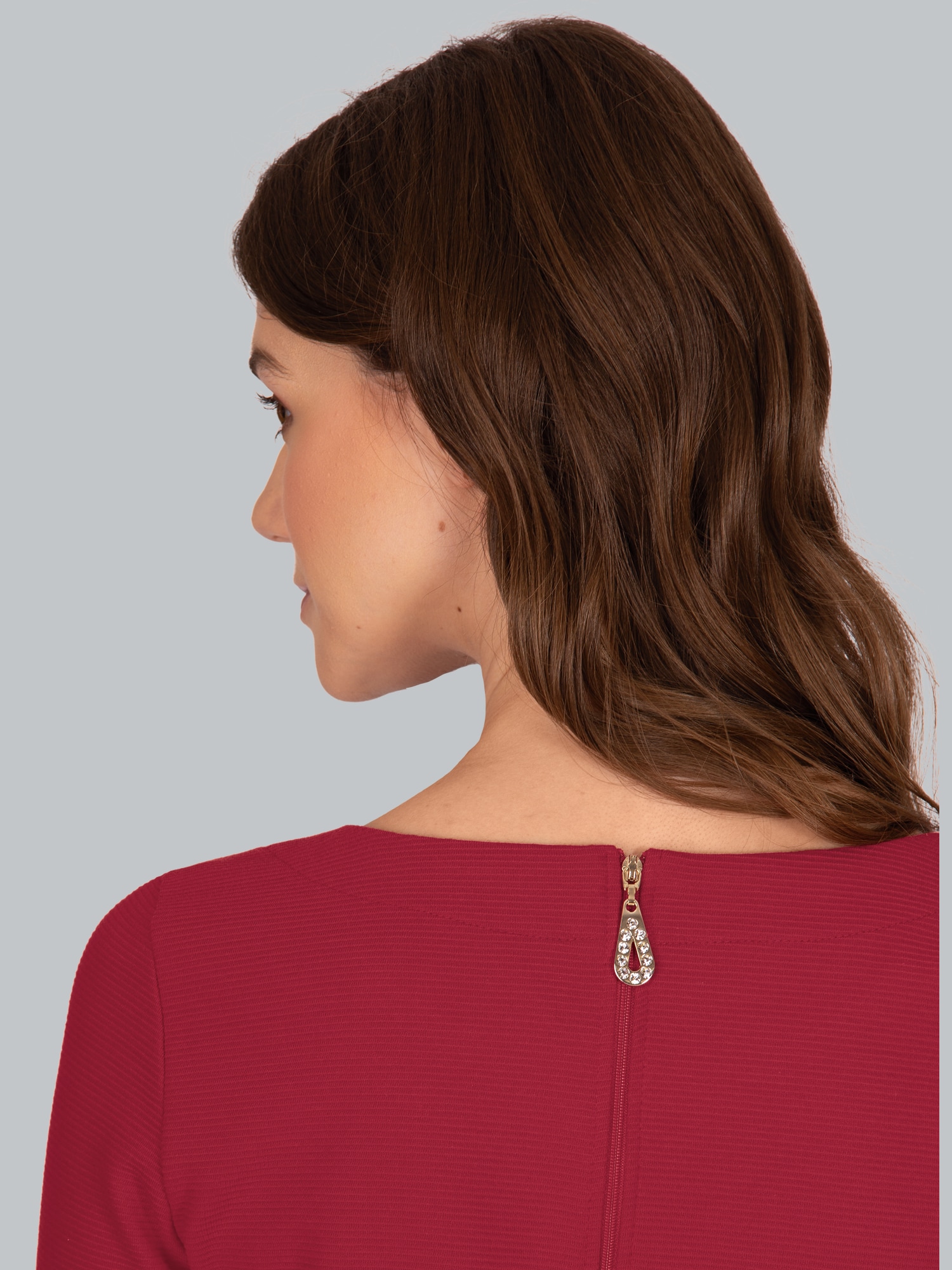 Knielanges Kleid mit langen Ärmeln Rubin
