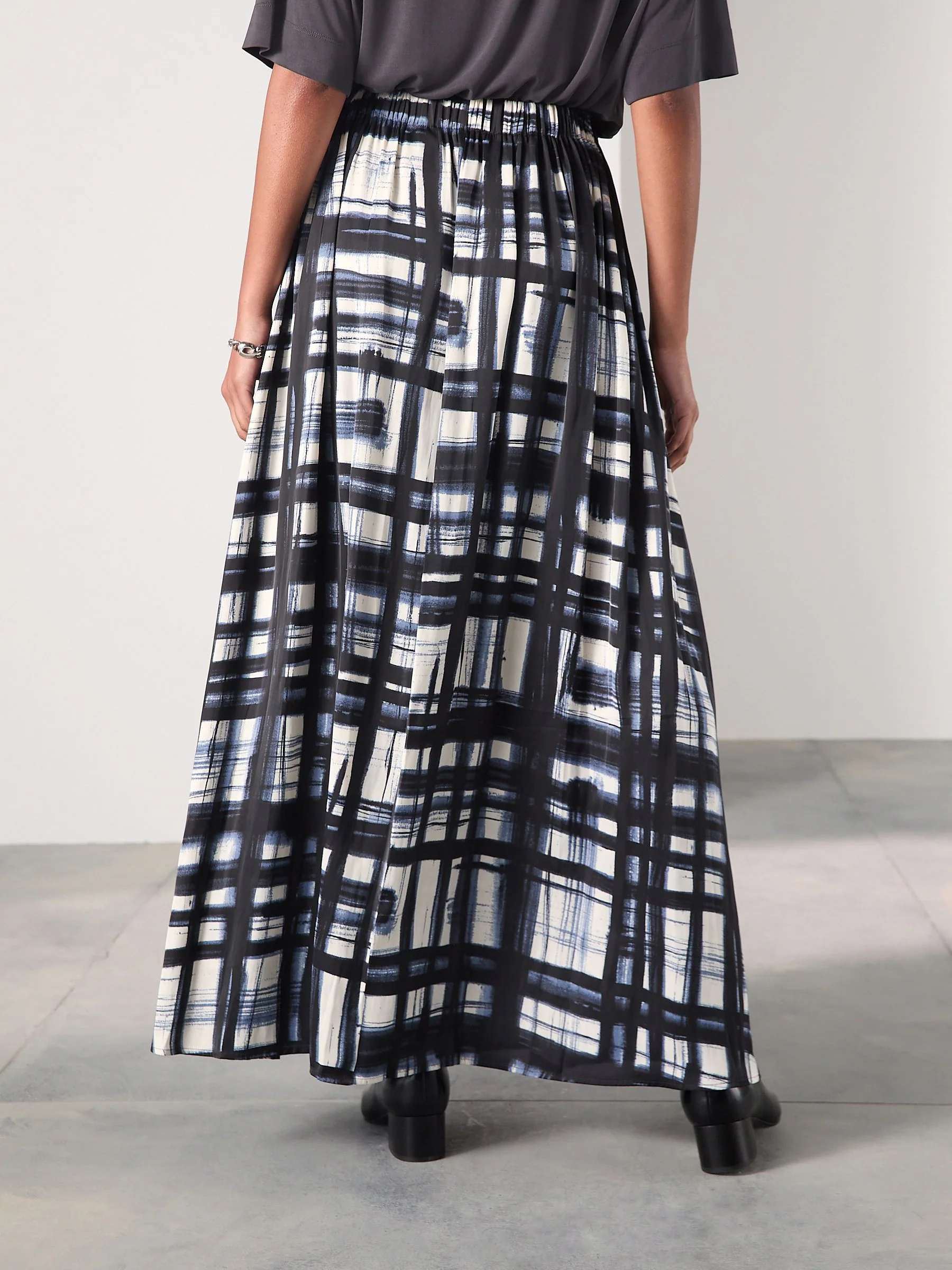 Crème/marineblauw ruit - Satin Pleated Maxi Skirt