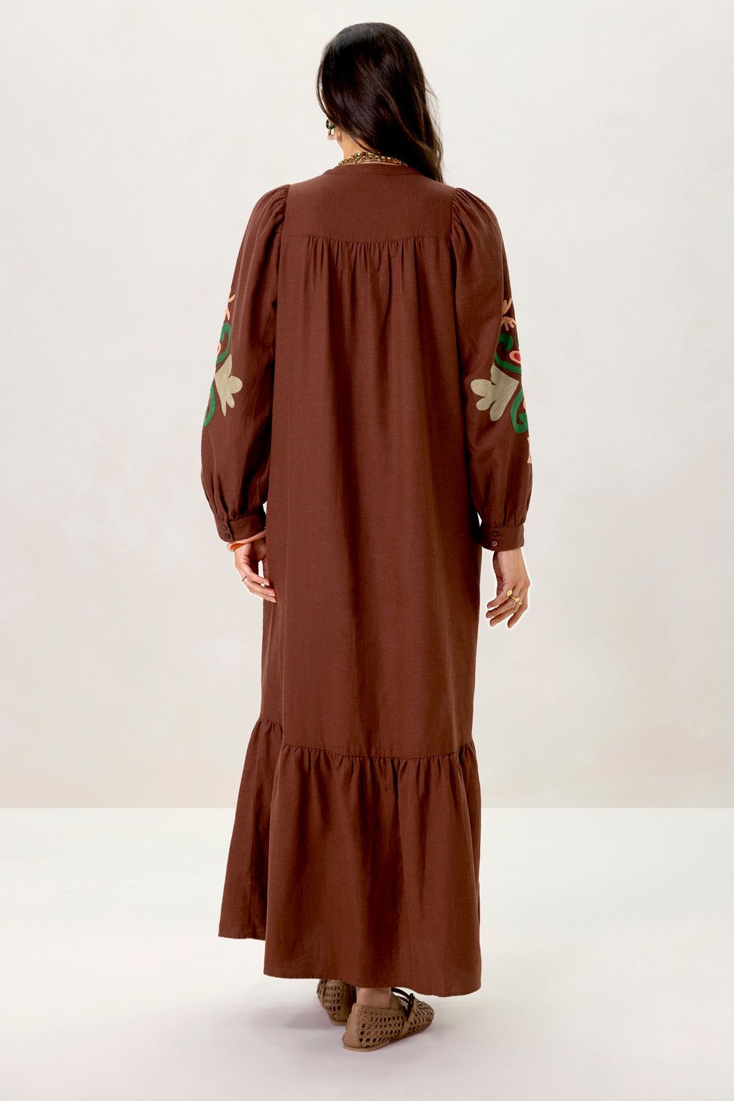 Bruine maxi jurk met embroidery details