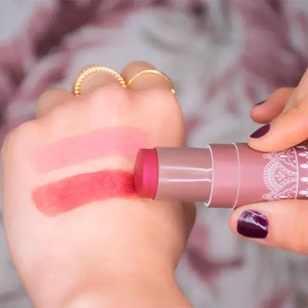 Boho Green Stick Blush 02 - Mystic Allure Orgânico e Vegano 5,5g