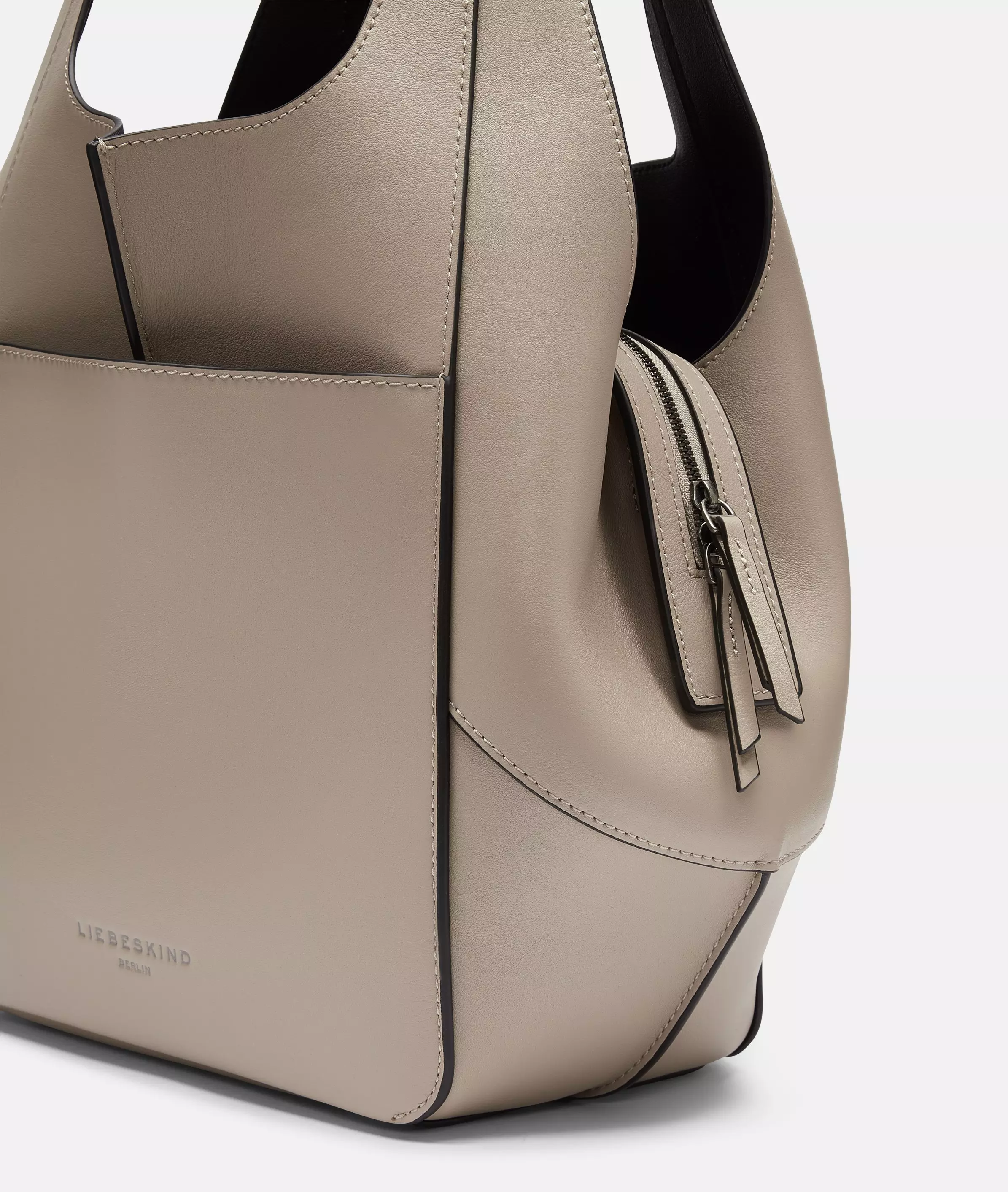 Lilly Tote M Spacious bag made from soft nappa leather