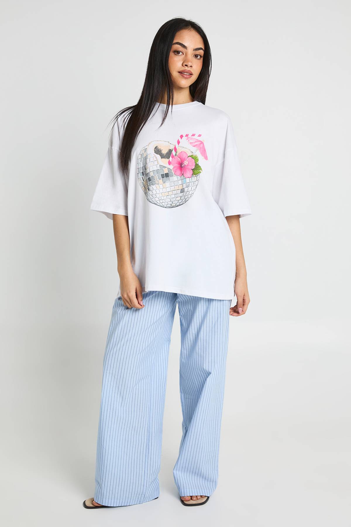 boohoo T-shirt Oversize Imprimé Cocktail Boule Disco