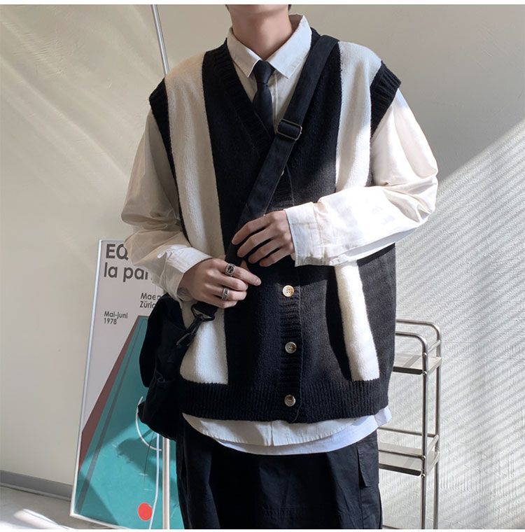 Whyessa - Tweekleurig vest met knoopjes