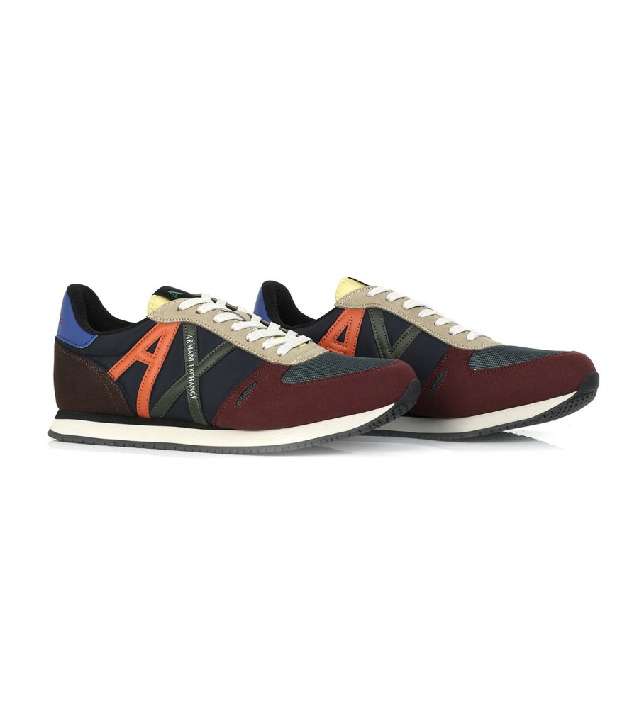 Tênis de couro com logotipo multicolorido da Armani Exchange
