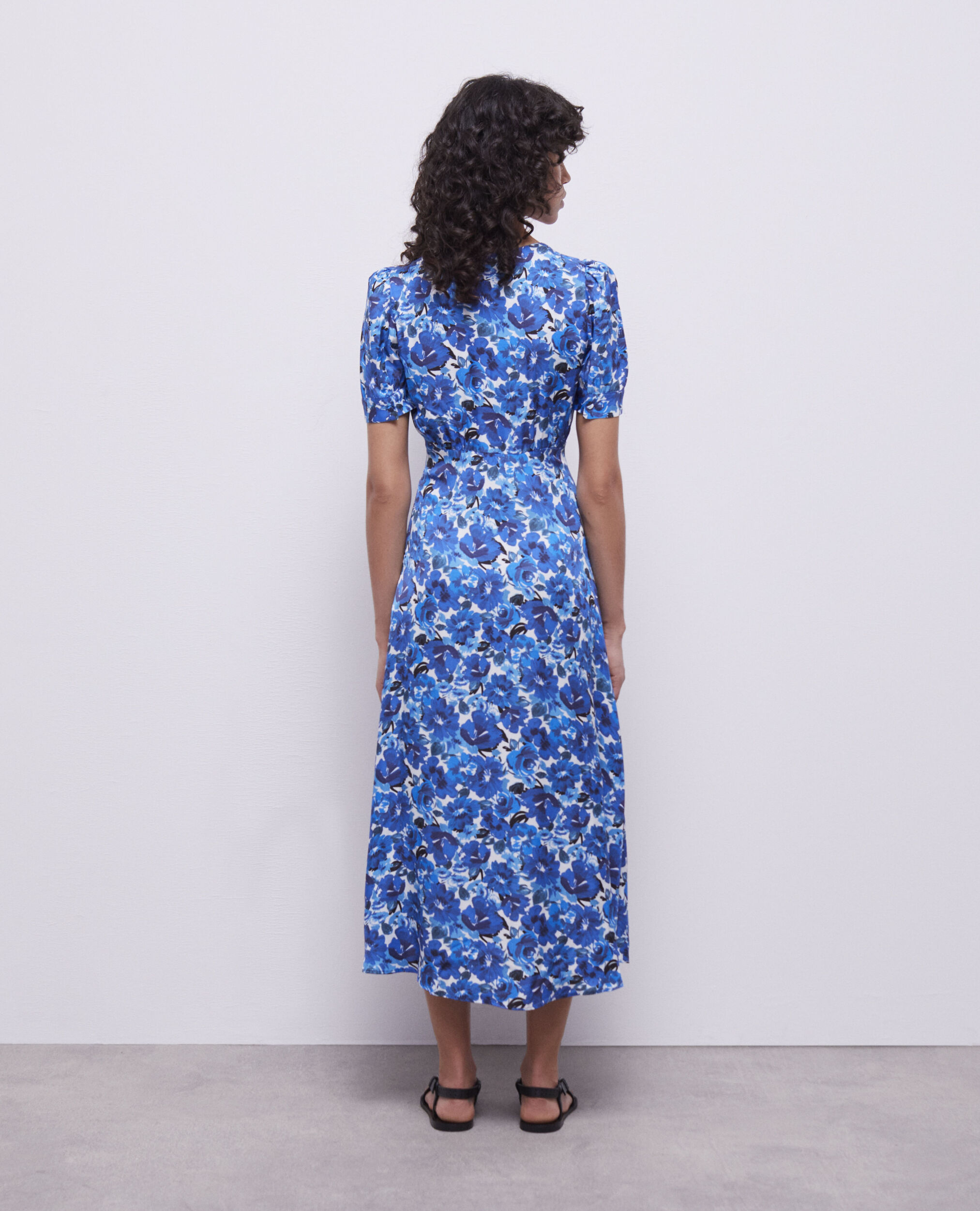 Robe longue imprimée avec boutonnage