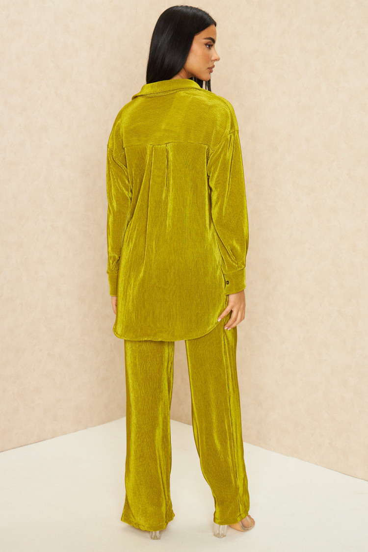 Ensemble vert clair satiné et plissé chemise + pantalon