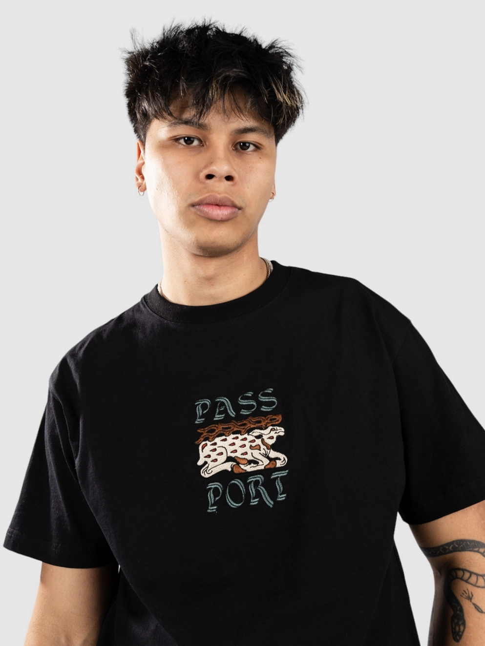 Pass Port Antler T-Shirt black
