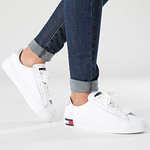 Baskets Femme Flatform Essential 2509 White