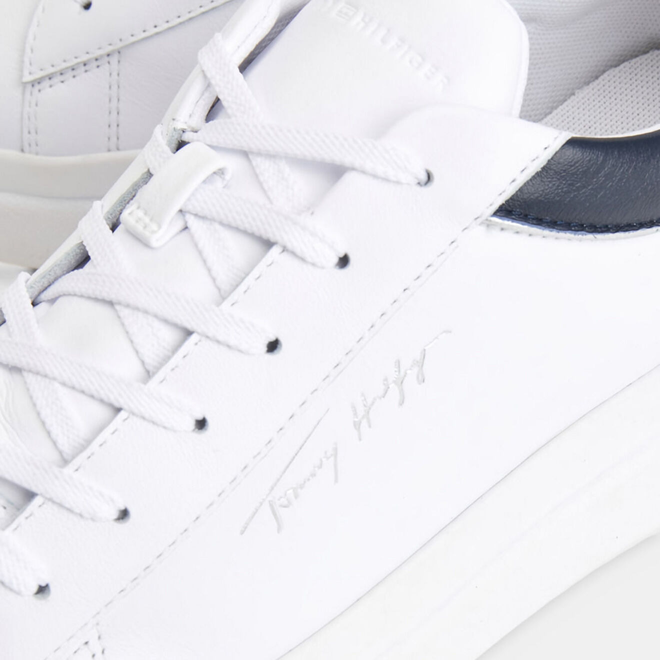Tommy Hilfiger Baskets en Cuir Feminine blanches
