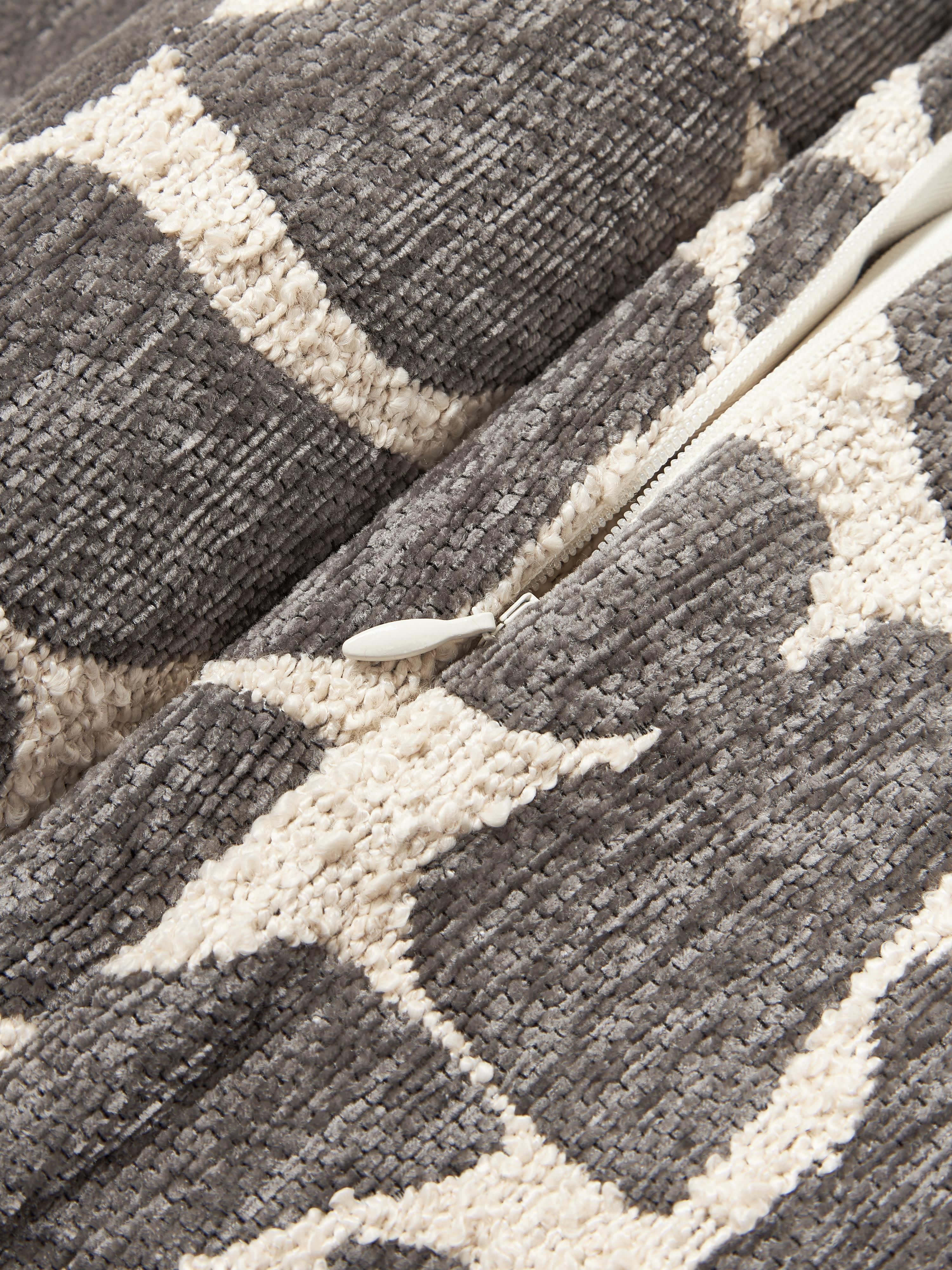 Kussenhoes Nenda van bouclé en chenille