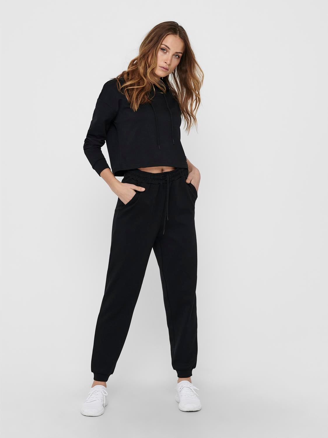 ONPLOUNGE Hohe Taille Normal geschnitten Jogginghose Black