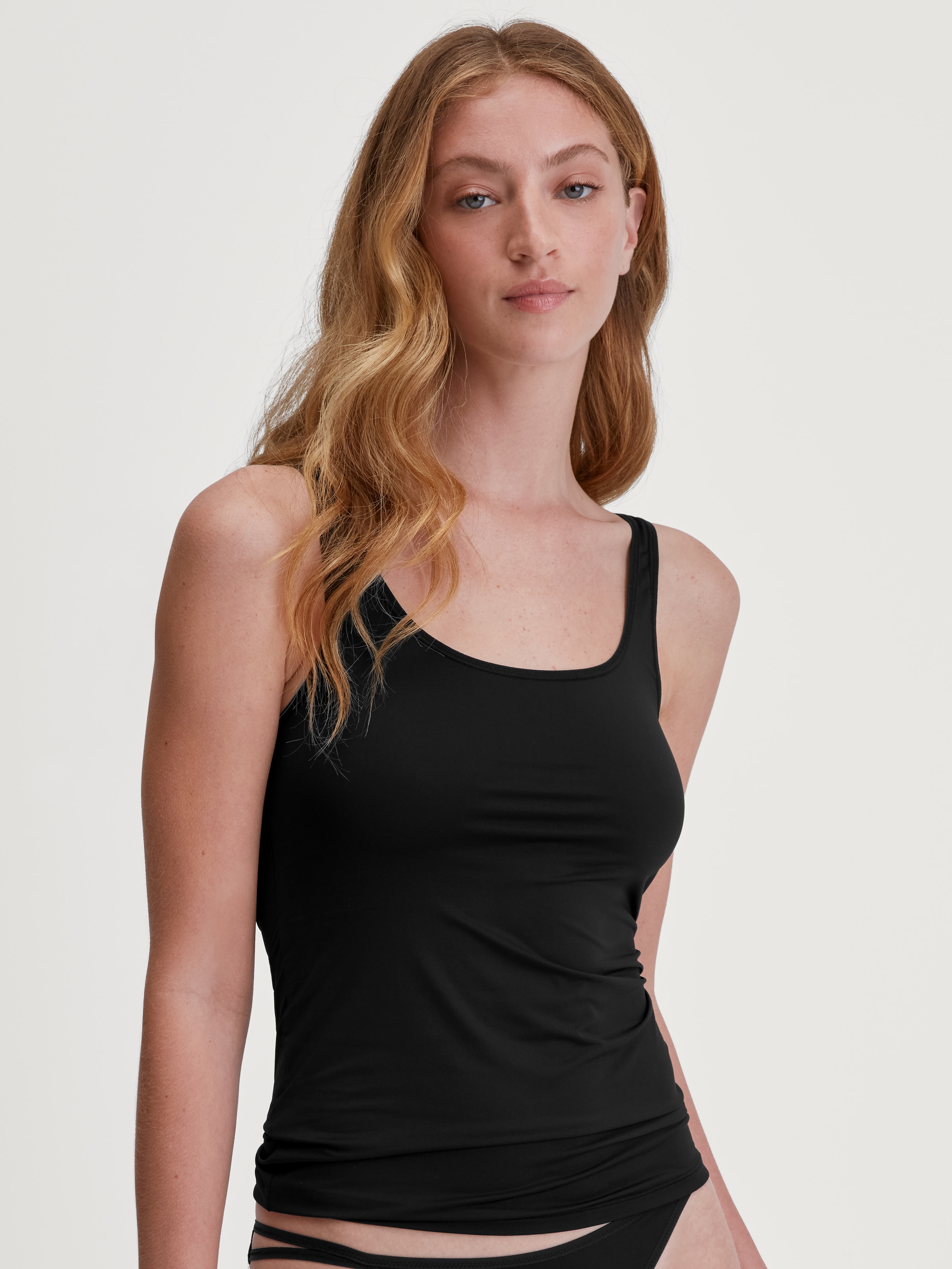 CALIDA Unterhemd »Sleek Skin«, Rundhalsausschnitt, Single-Jersey-Qualität